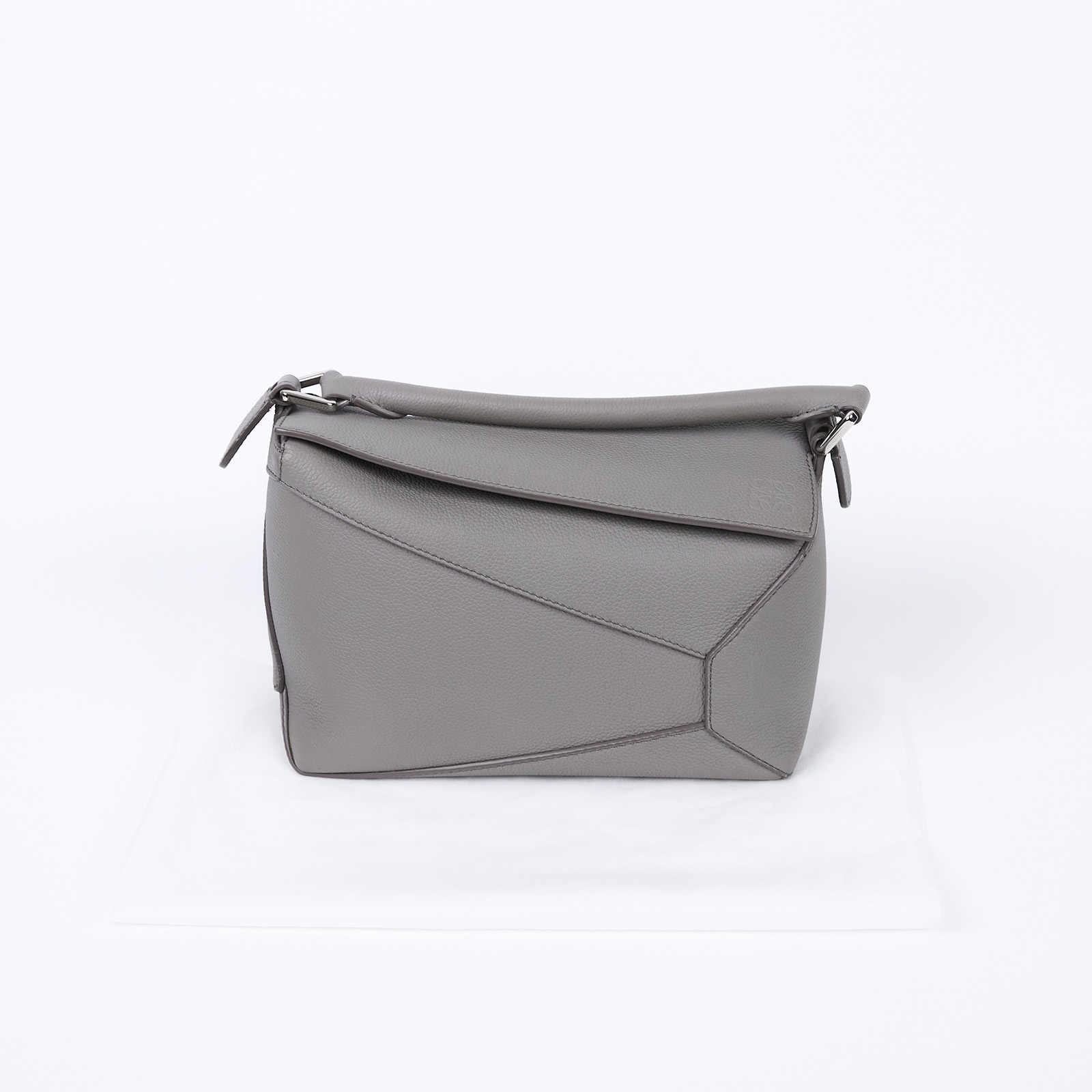 羅意威 LOEWE Puzzle Edge 包款 經典小牛皮 小型 A510P60XAC 灰PUZZLE 小號 新款 無附屬品
