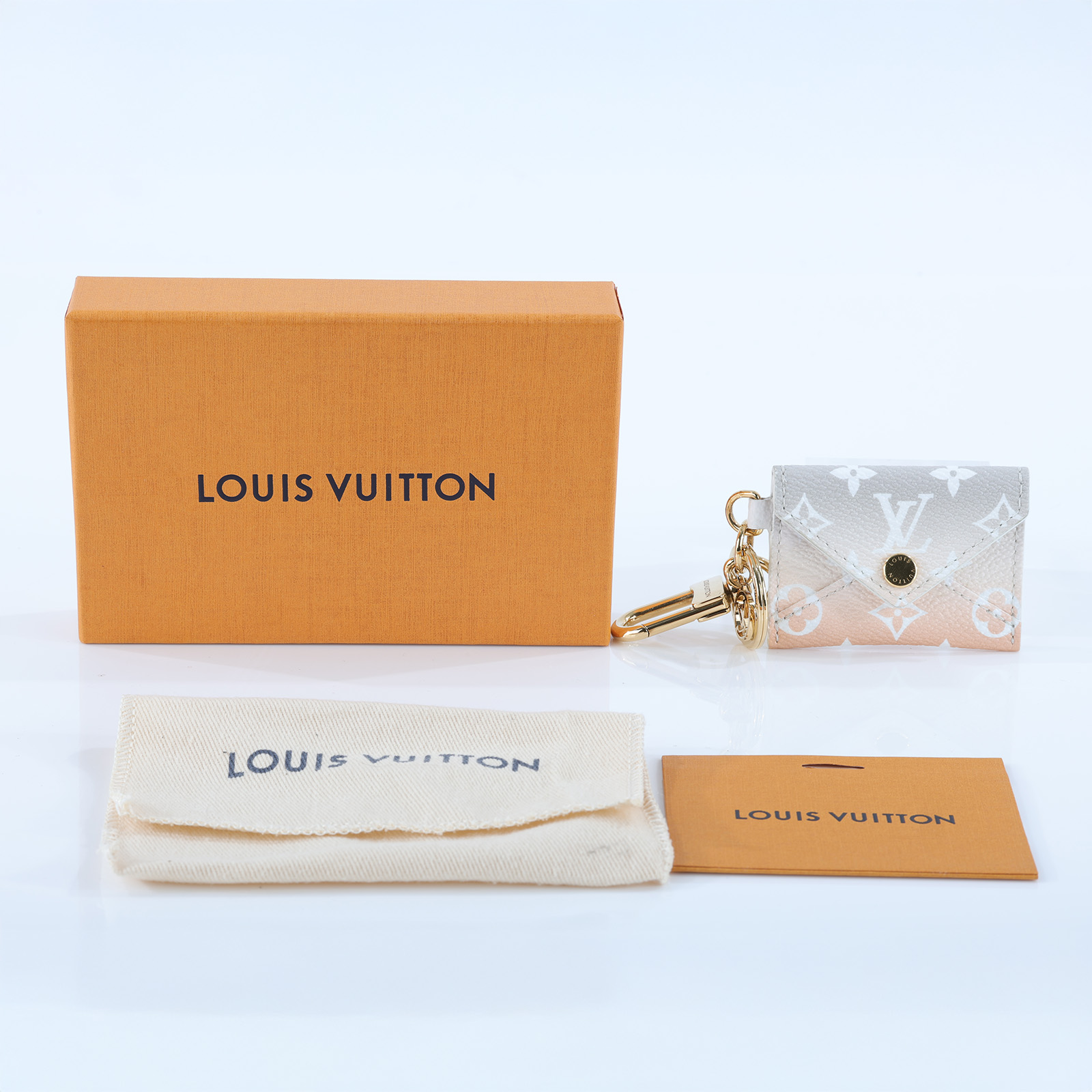 路易威登 LOUIS VUITTON Kirigami Pool 吊飾兼鑰匙扣 M00303 漸層Porte Clé Kirigami鑰匙圈 原廠盒子/防塵袋