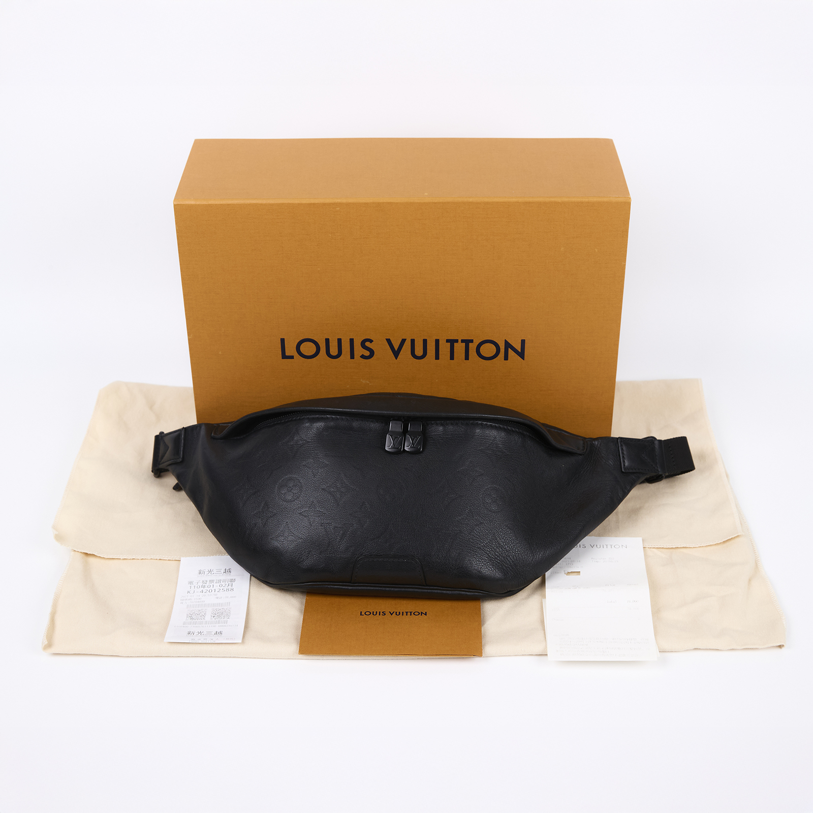 路易威登 LOUIS VUITTON Discovery 壓花小牛皮 腰包 黑色 M44388 黑壓紋DISCOVERY腰包 原廠盒子/防塵袋/購買證明/發票