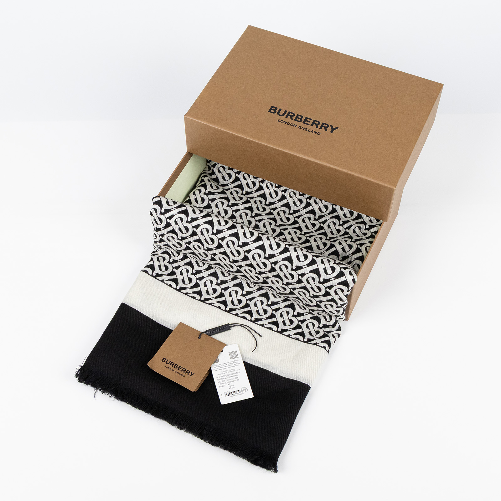 博柏利 BURBERRY TB Monogram Scarf 方巾 8011871 黑白流蘇滿版披肩 195X95 原廠盒子