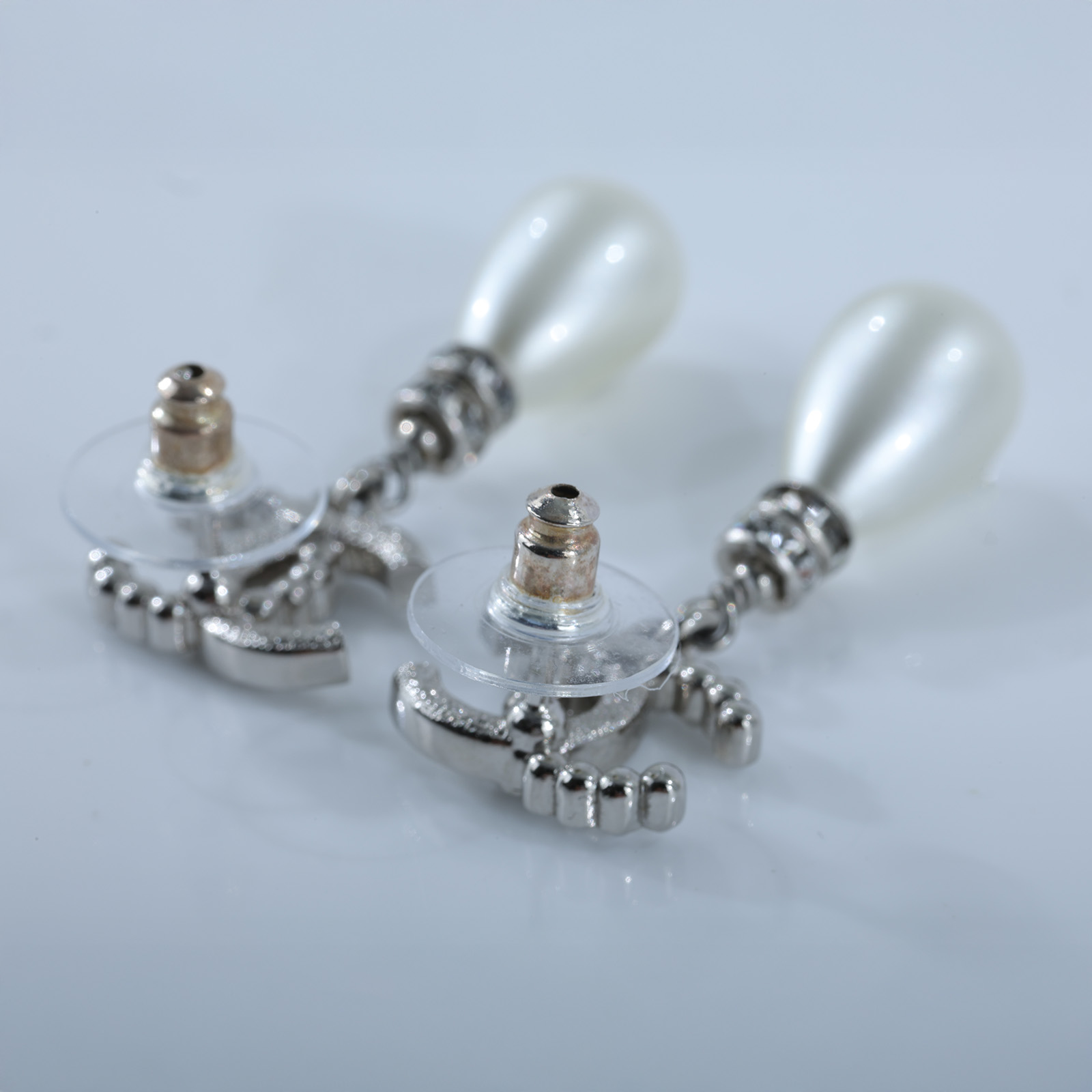 香奈兒 CHANEL 耳釘 B24S 銀色水鑽珍珠垂墜耳環 原廠盒子/防塵袋