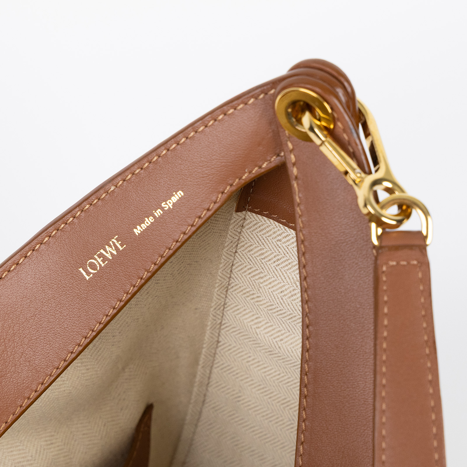 羅意威 LOEWE Luna 手袋 小型 A923PL9X01 焦糖帆布LUNA半月包 防塵袋/背帶
