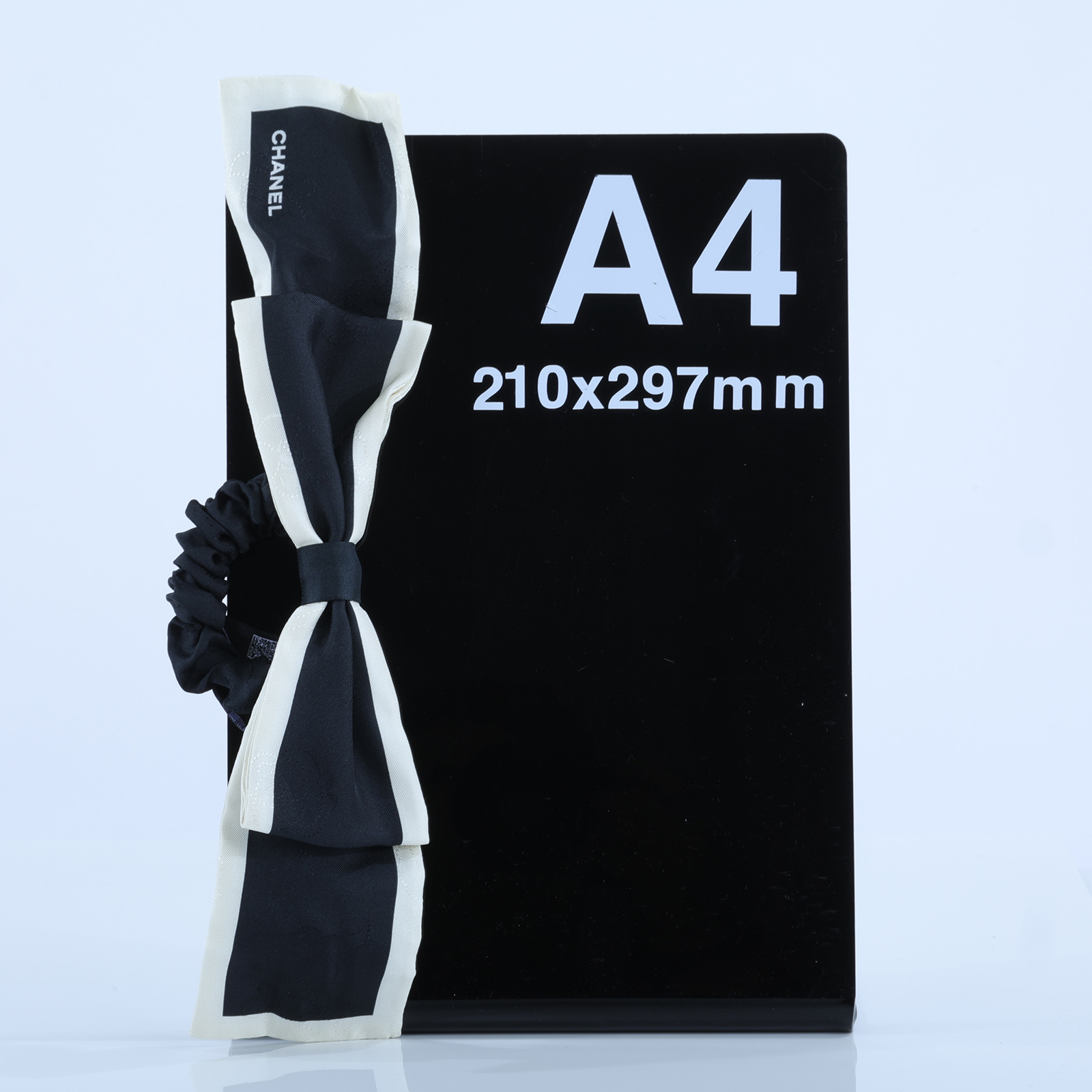 香奈兒 CHANEL 蝴蝶結髮圈 真絲 Logo 山茶花 黑色 AA7530 蝴蝶結髮圈 原廠盒子/購買證明