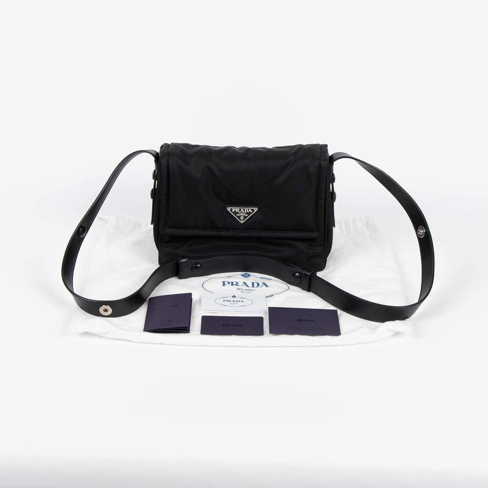 普拉達 PRADA Re-Nylon 小號 夾棉 肩背袋 1BD313_RDLN 黑尼龍郵差方包 防塵袋/背帶/保證卡