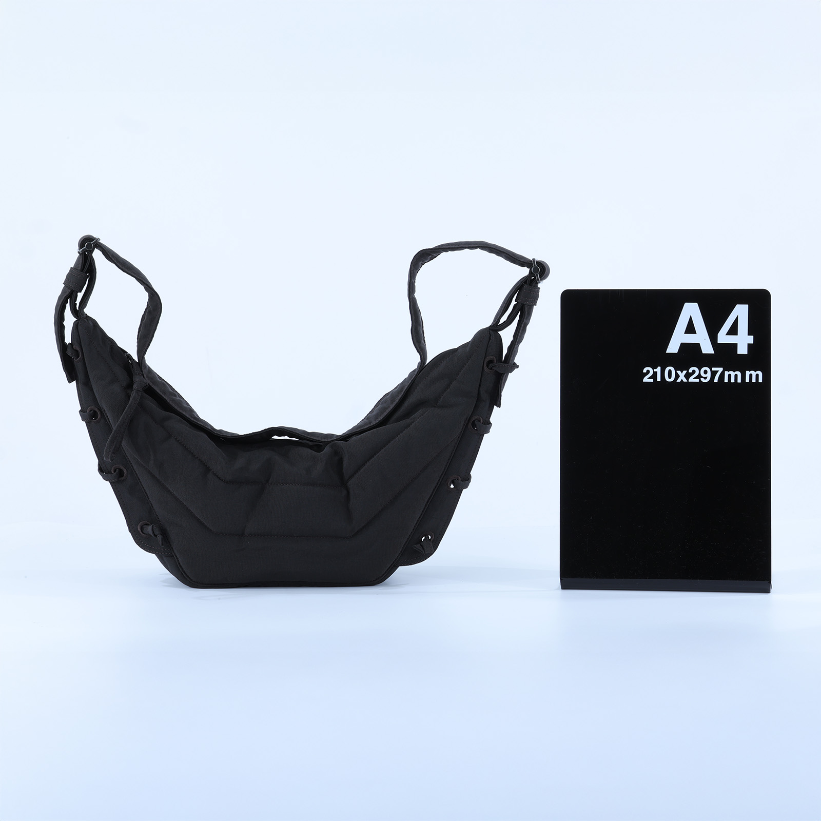 勒梅爾 LEMAIRE Soft Game 小型 牛角包 BG293 LF1330 黑帆布SOFT GAME肩背包小號 防塵袋