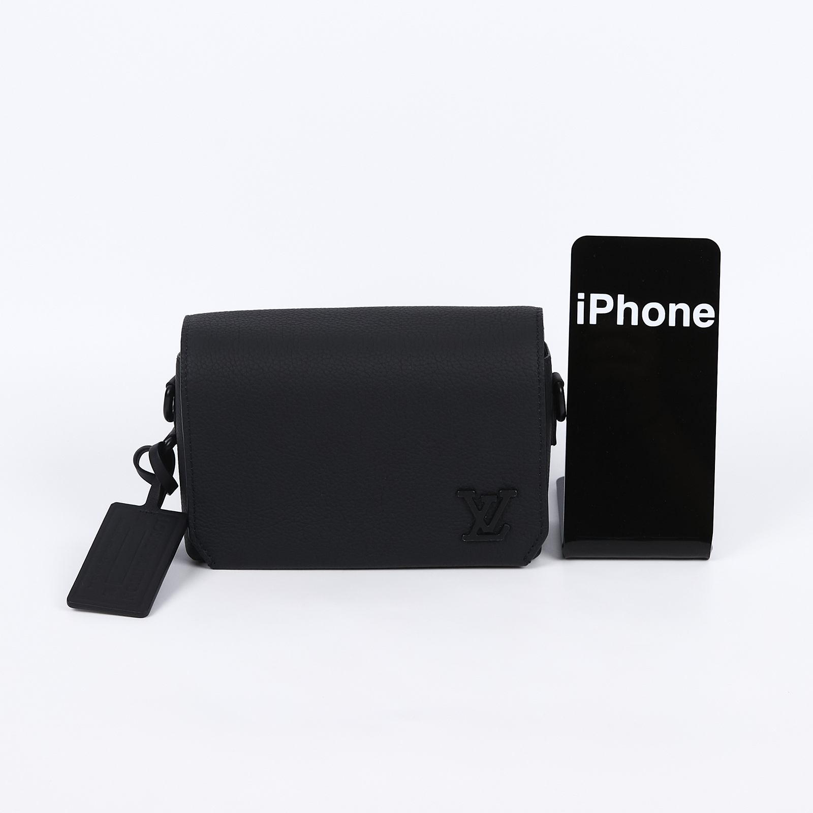 路易威登 LOUIS VUITTON 翻蓋隨身錢包 牛皮 黑色 M82085 晶片款 黑牛皮翻蓋隨身錢包 原廠盒子/防塵袋/背帶/吊牌