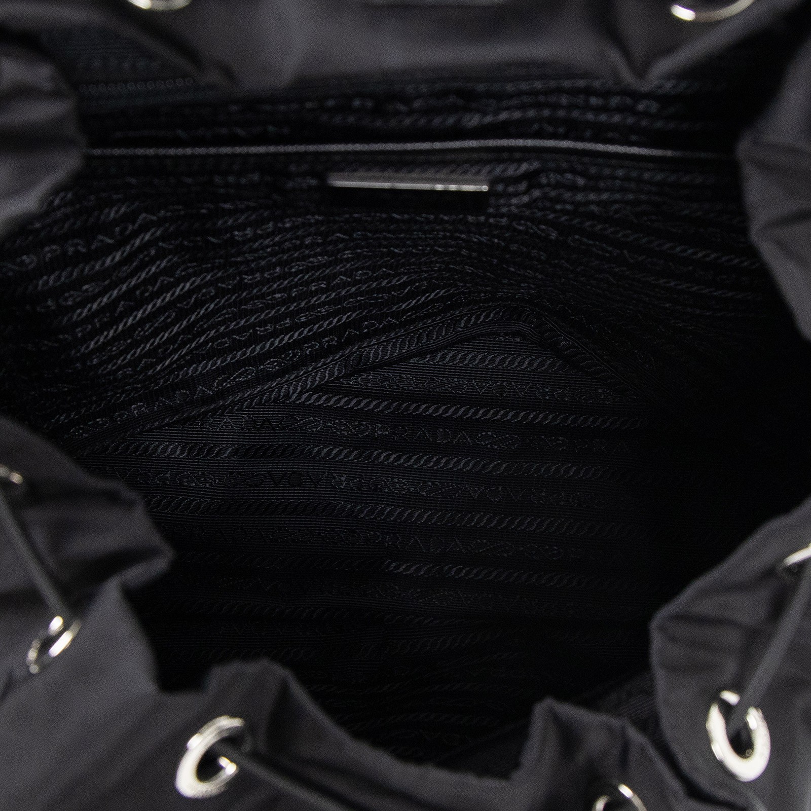 普拉達 PRADA Re-Nylon 後背包 1BZ070_ZOT 黑尼龍後背包 無附屬品