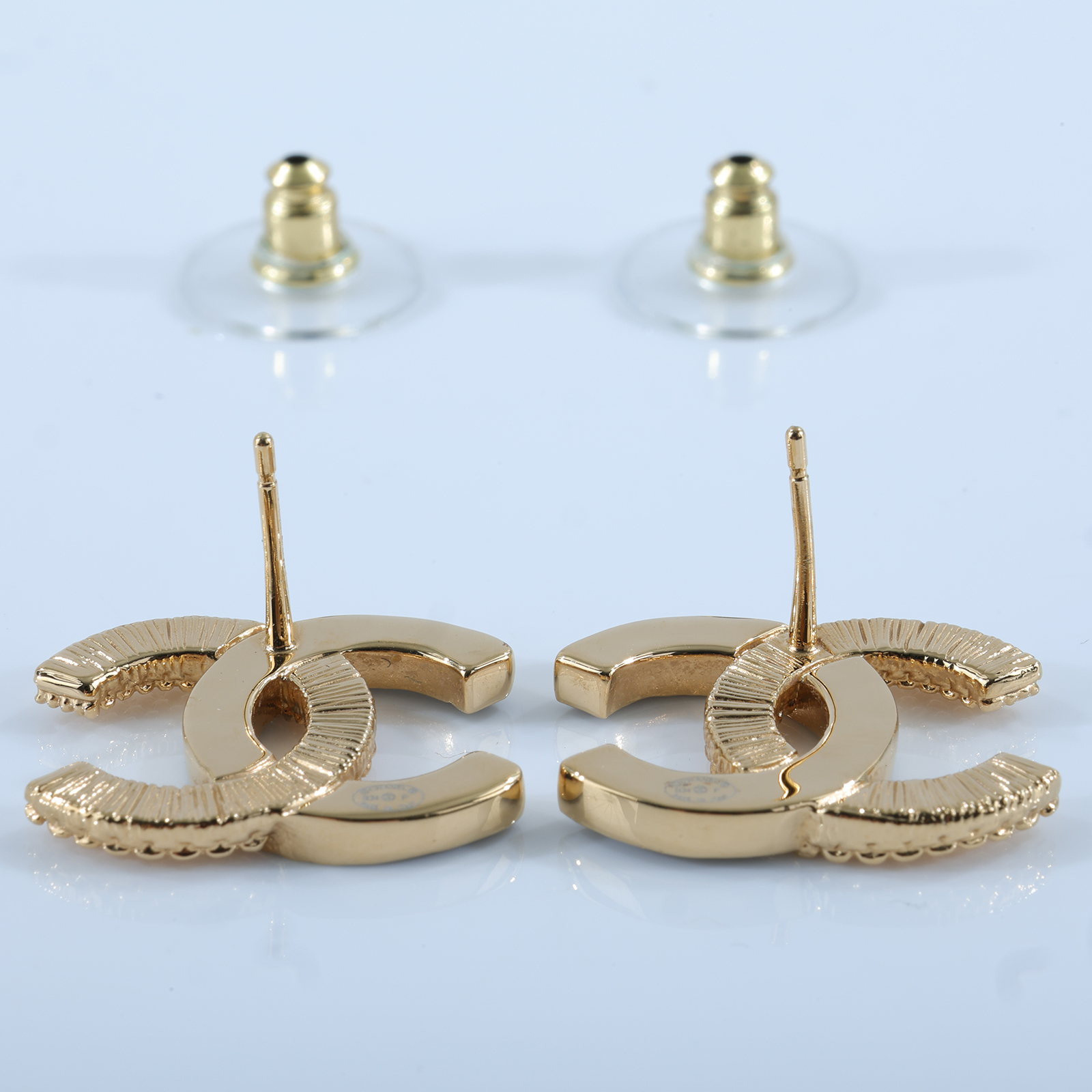 香奈兒 CHANEL 耳釘 ABC944 B16086ABC944/B24 P 黑金琺瑯雙C耳環 原廠盒子/防塵袋/購買證明/發票