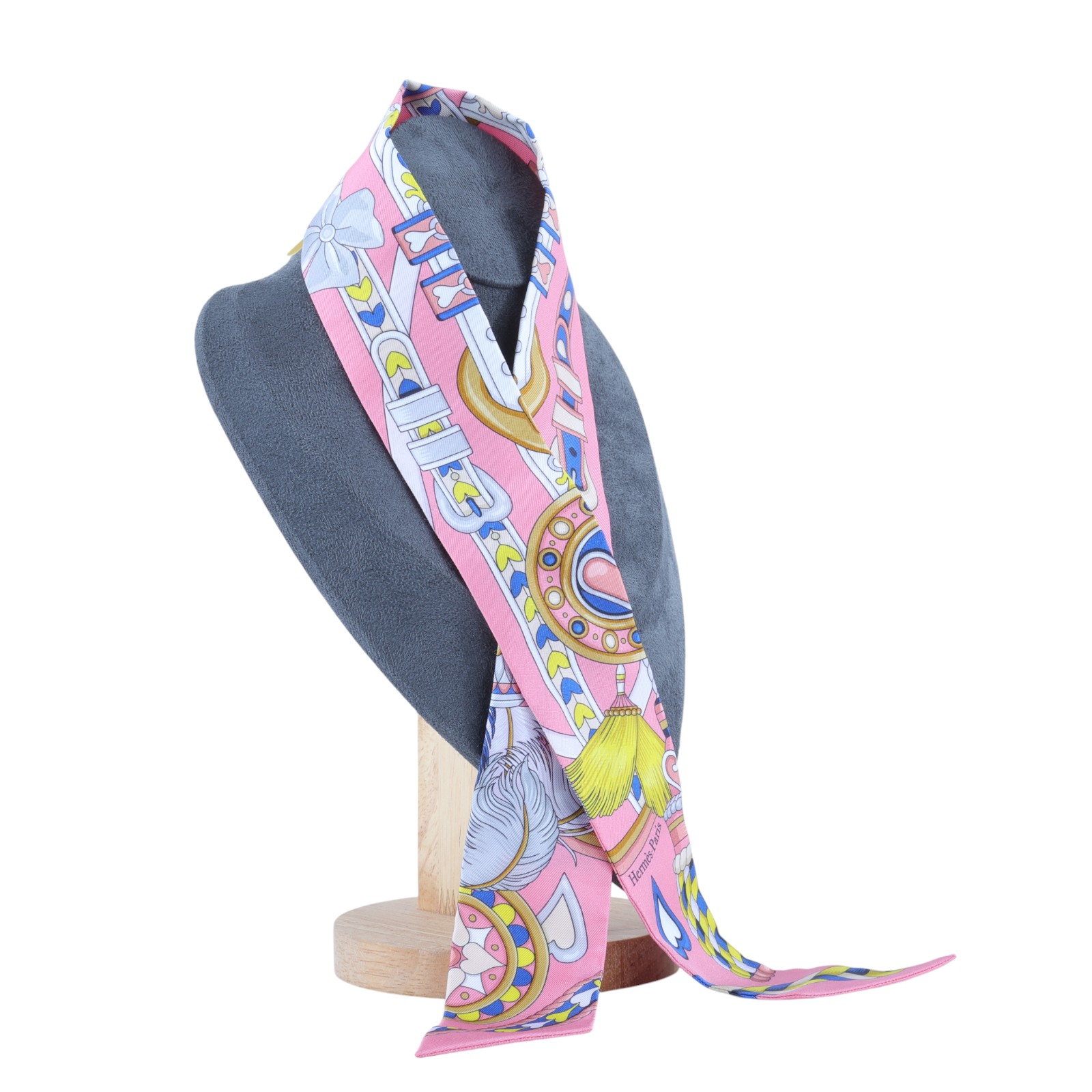 愛馬仕 Hermes Harnais de Coeur Twilly 絲巾 糖果粉 豔藍色 白色 H064090Sv07  粉底蝴蝶結鎖鏈TWILLY 原廠盒子