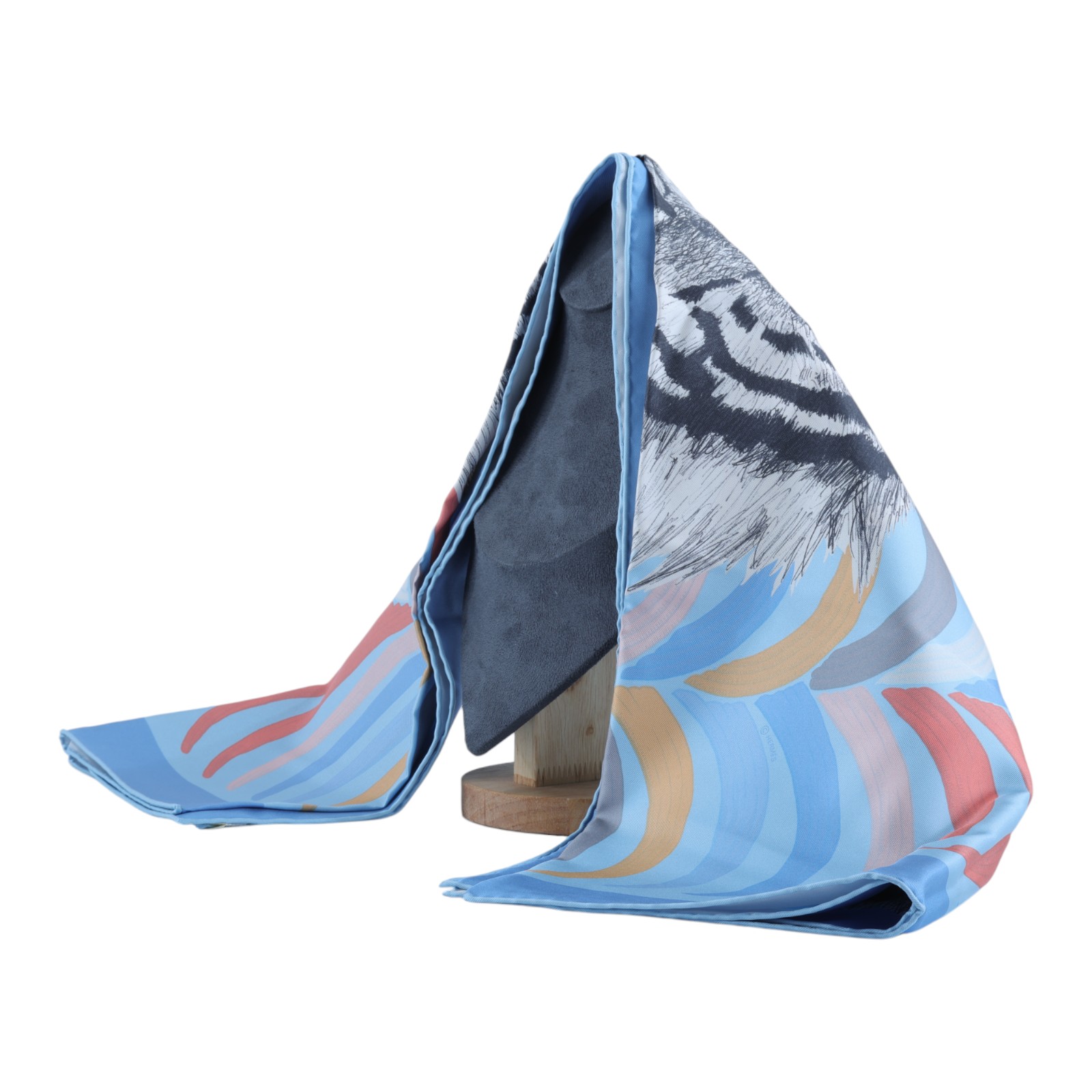 愛馬仕 Hermes Les Folies du Faubourg 90方巾 艷黃色 紅色 栗棕色 H004147Sv08  藍底黑老虎絲巾90x90 原廠盒子