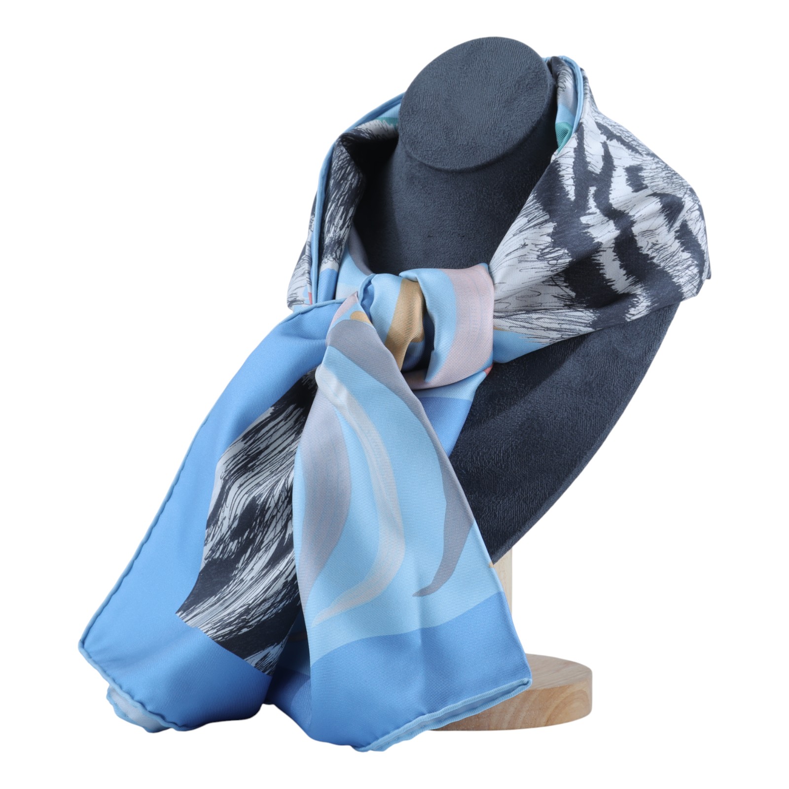 愛馬仕 Hermes Les Folies du Faubourg 90方巾 艷黃色 紅色 栗棕色 H004147Sv08  藍底黑老虎絲巾90x90 原廠盒子