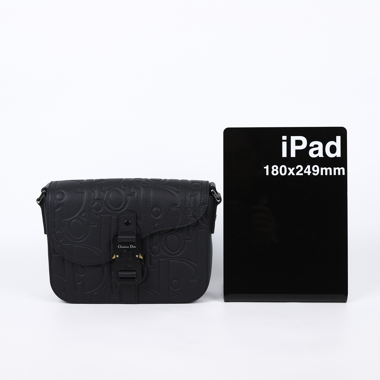 迪奧 CHRISTIAN DIOR Saddle 小型 翻蓋 郵差包 1ADPO049LLG 黑壓紋SADDLE GRAVITY肩背包 無附屬品