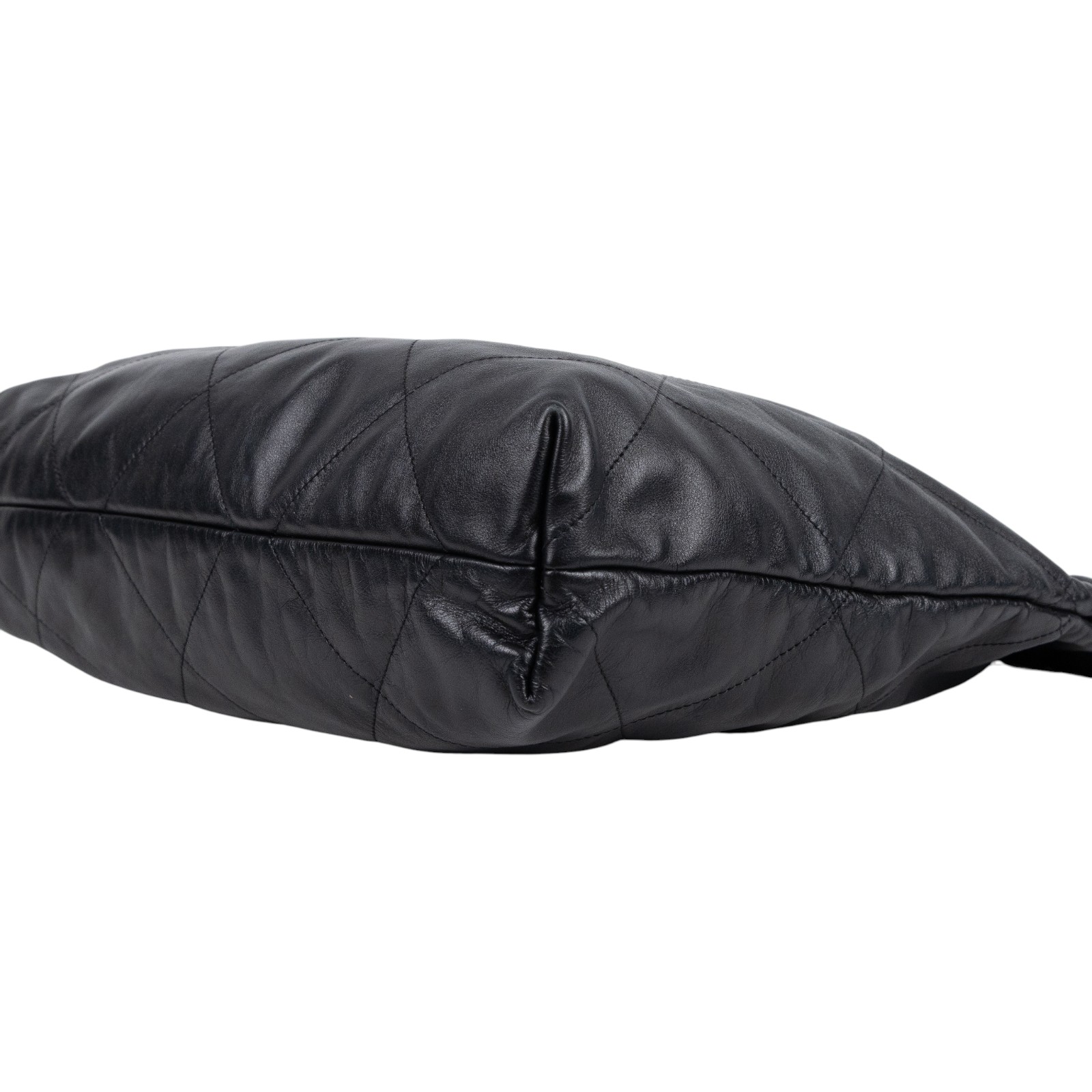 香奈兒 CHANEL 22 中型 束口包 AS3261 晶片款 黑金22包中號 內袋