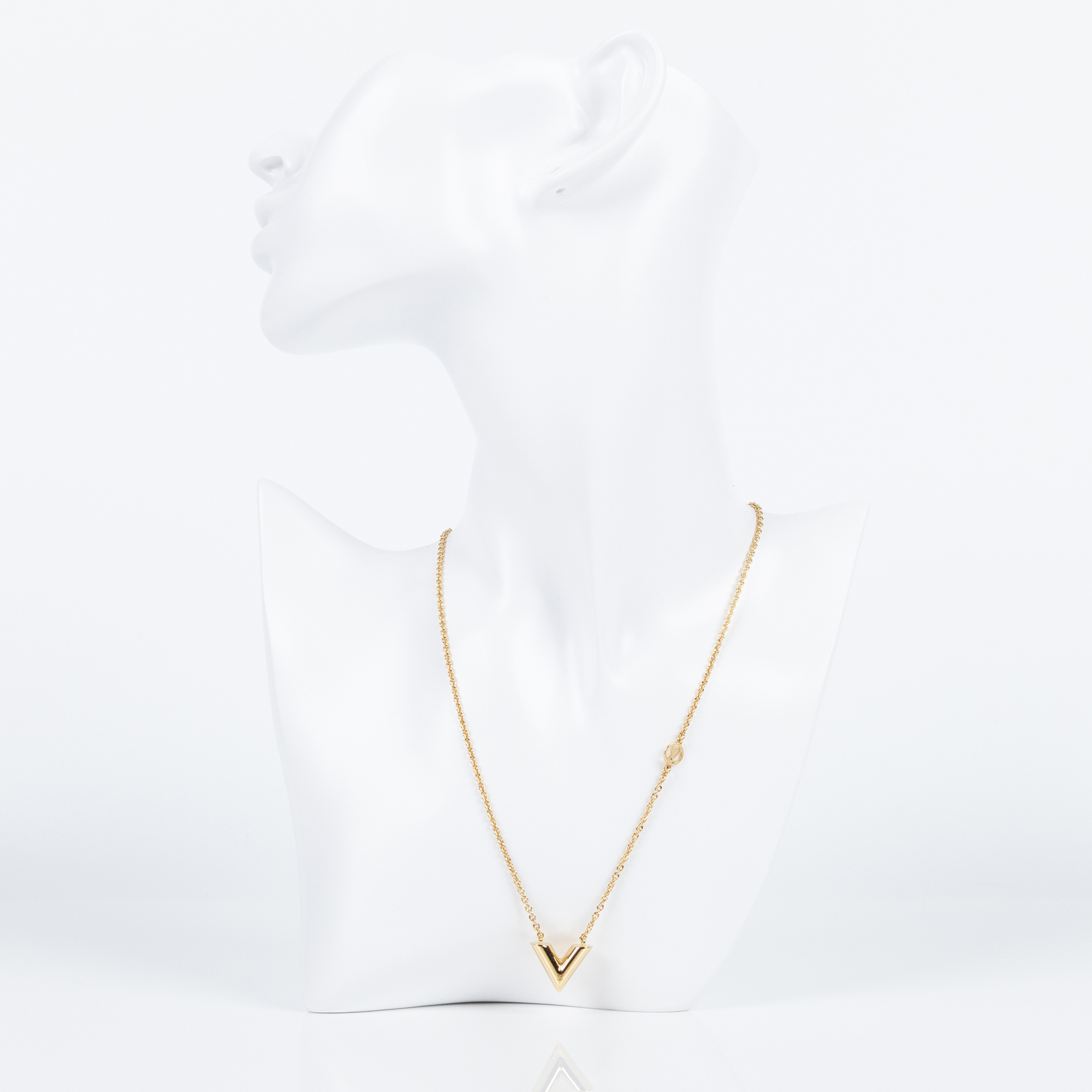 路易威登 LOUIS VUITTON Essential V 項鏈 M00857 金色ESSENTIAL V項鍊 原廠盒子/防塵袋/發票