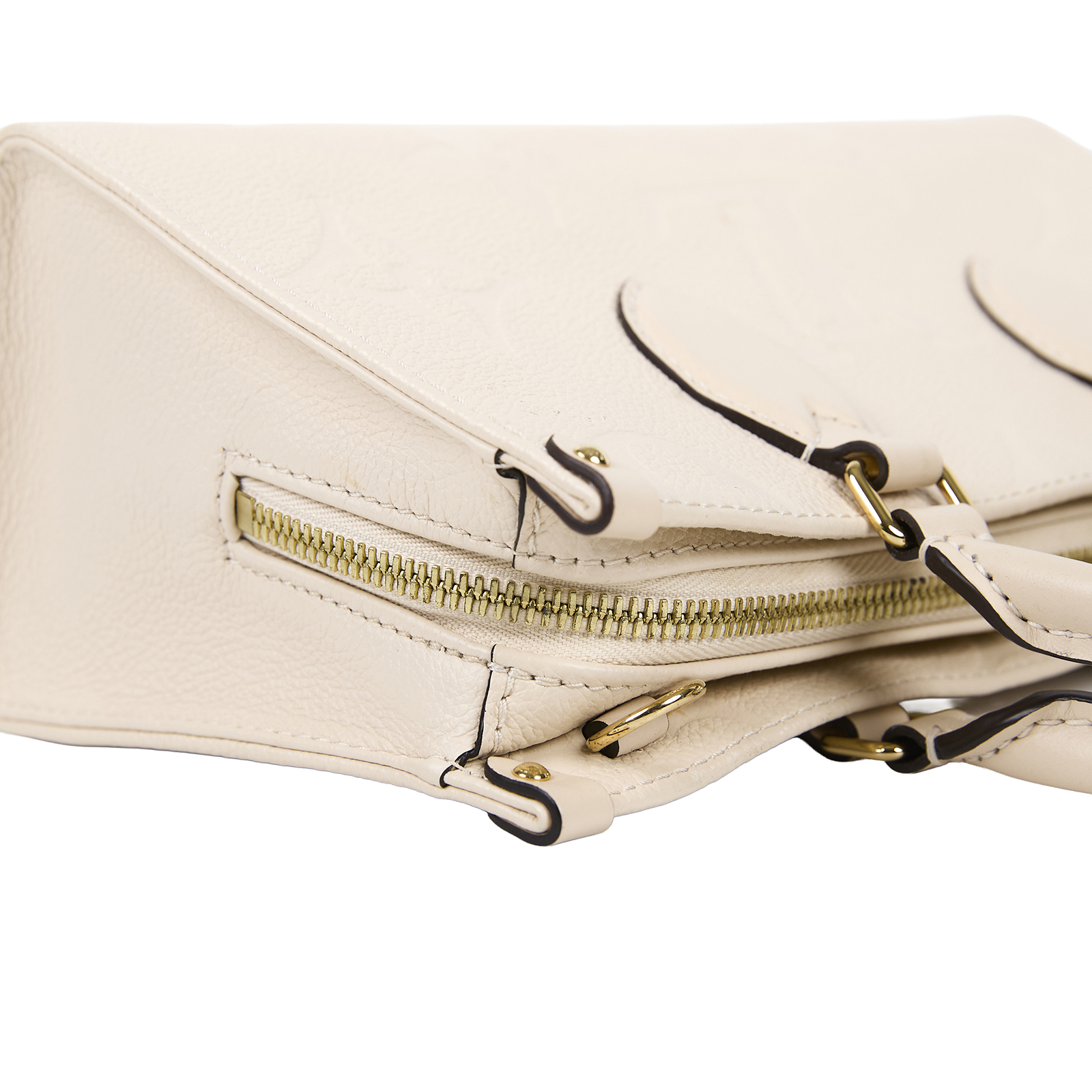 路易威登 LOUIS VUITTON OnTheGo East West 奶油色 壓花粒面牛皮 手提 斜背包 M23698 晶片款  防塵袋/背帶2