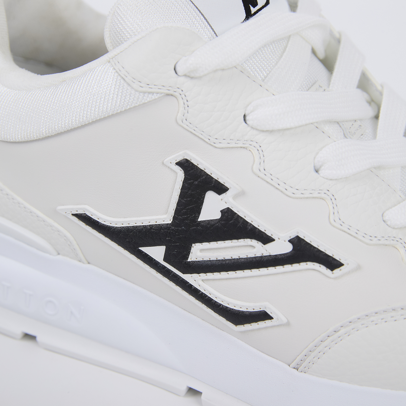 路易威登 LOUIS VUITTON LV Classic 運動鞋 球鞋 平底鞋 1AHSTC 白Classic 運動鞋 原廠盒子/防塵袋