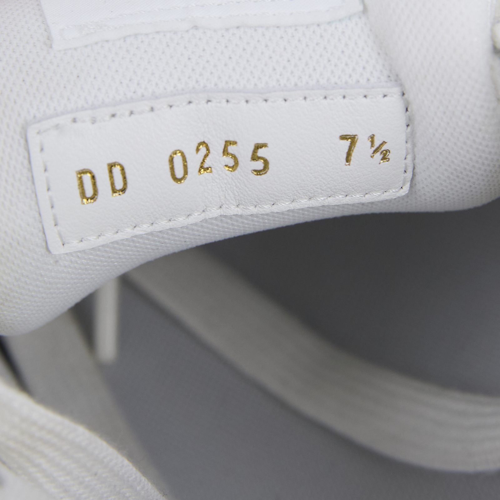 路易威登 LOUIS VUITTON LV Classic 運動鞋 球鞋 平底鞋 1AHSTC 白Classic 運動鞋 原廠盒子/防塵袋