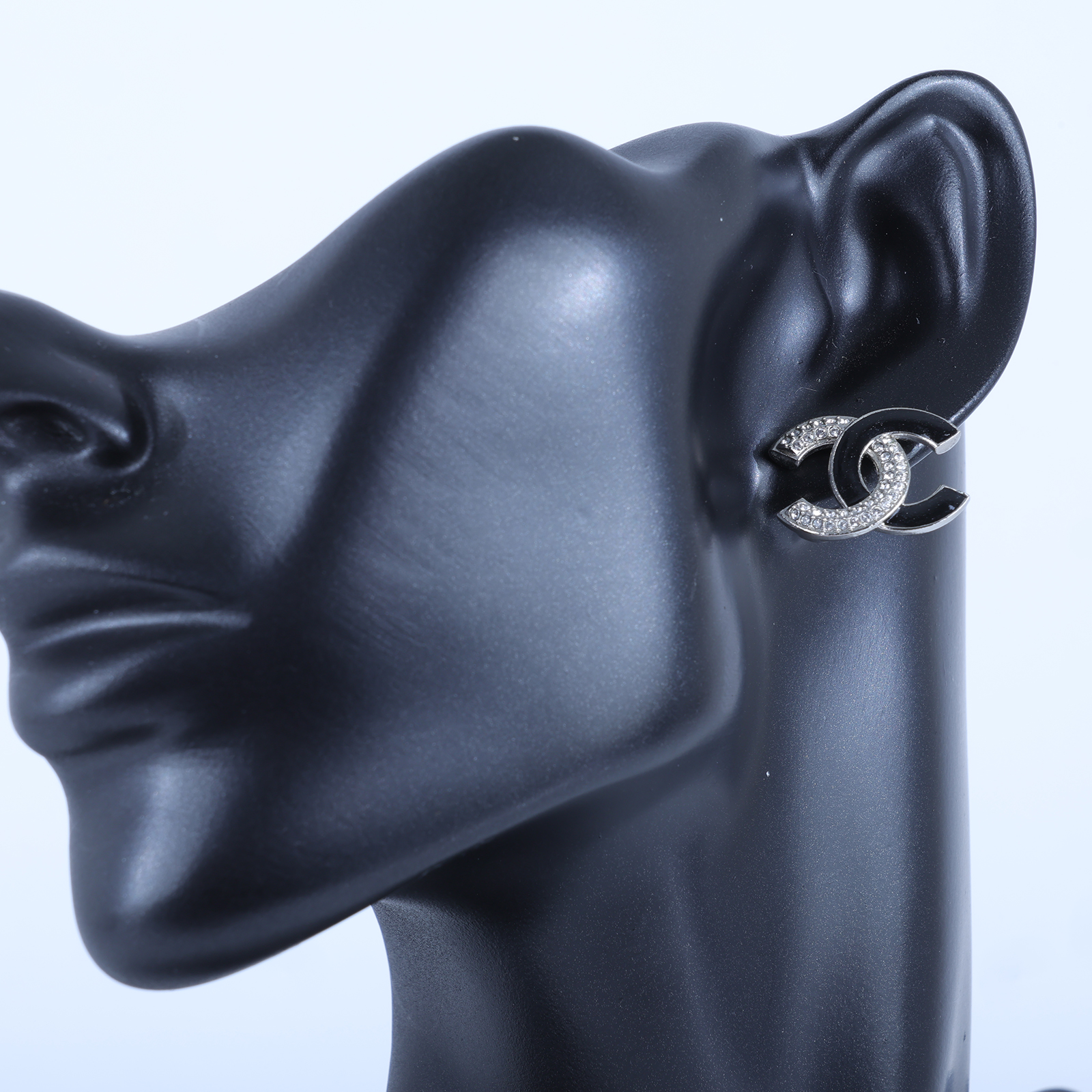 香奈兒 CHANEL CC LOGO 耳環 耳釘  黑銀大雙C水鑽耳環 原廠盒子/內襯