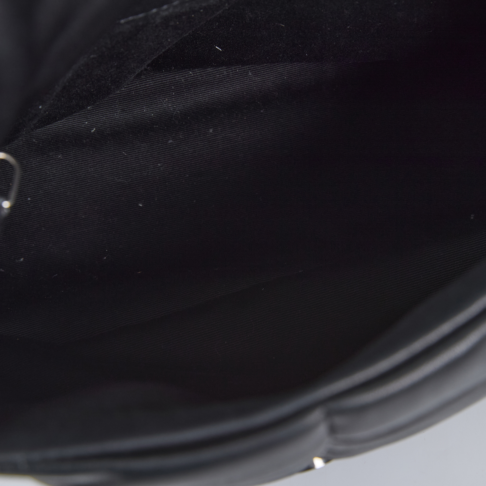 聖羅蘭 YSL SAINT LAURENT Puffer 絎縫納帕皮包 小型 5774761EL00 黑銀PUFFER SMALL 原廠盒子/防塵袋/購買證明