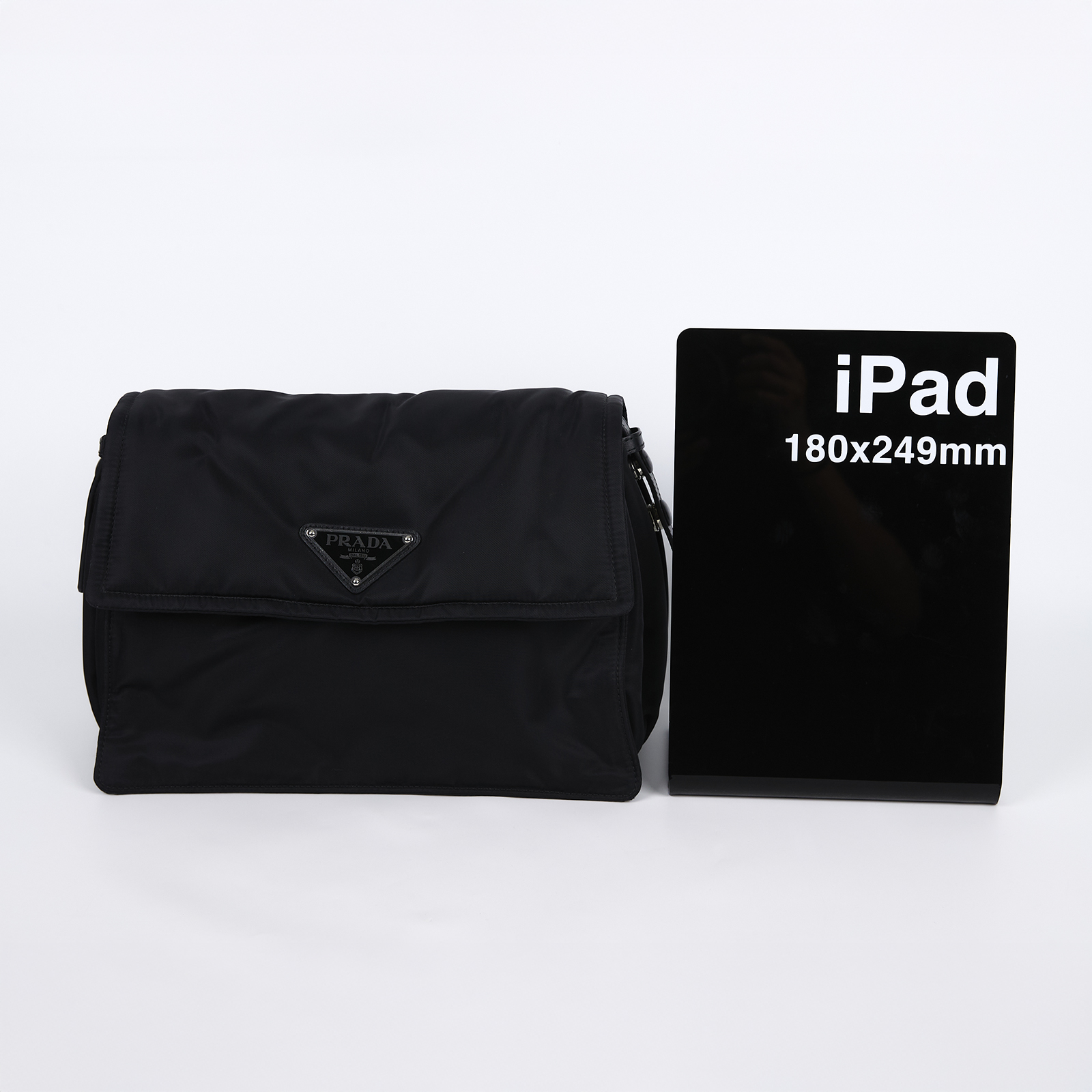 普拉達 PRADA Re-Nylon 夾棉 肩背袋 中型  1BD255_RDLN 黑尼龍Traveller郵差包 無附屬品