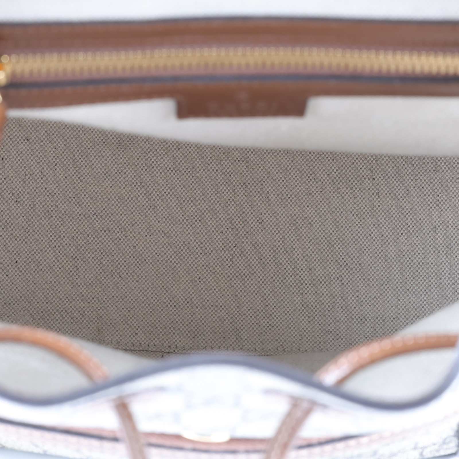 古馳 GUCCI Interlocking G 後背包 674147 92THG 棕GG紋後背包 防塵袋