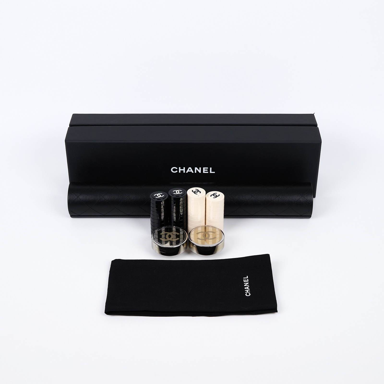 香奈兒 CHANEL Jeu de Dame 西洋跳棋 遊戲套裝 2021高級手工坊系列 AA7749 B06244 秋冬黑羊皮雙C標誌棋盤格紋套裝 原廠盒子2/防塵袋