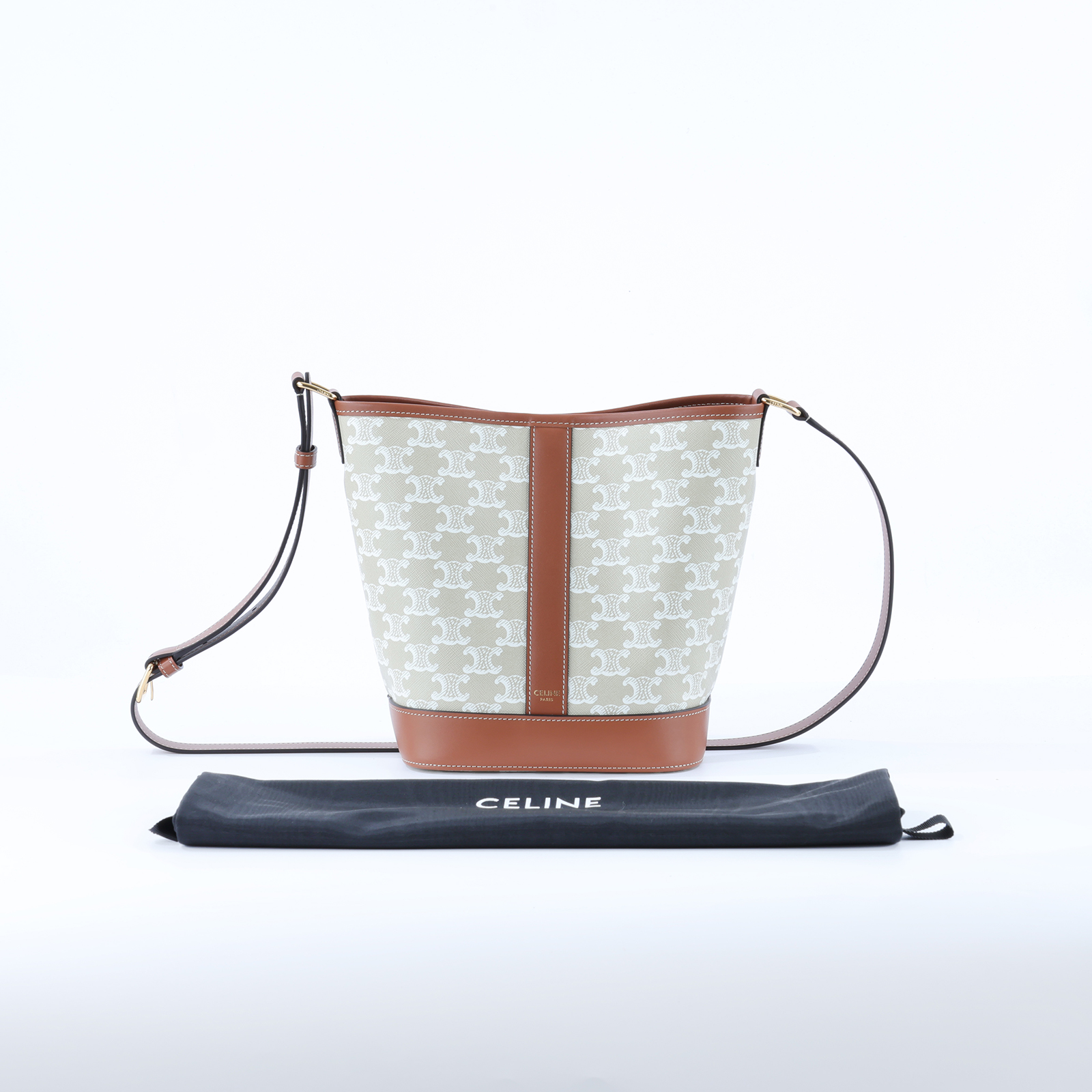 思琳 CELINE Triomphe帆布 小型 Bucket 肩背 水桶包 191442CAS 米棕TRIOMPHE BUCKET  SMALL 防塵袋