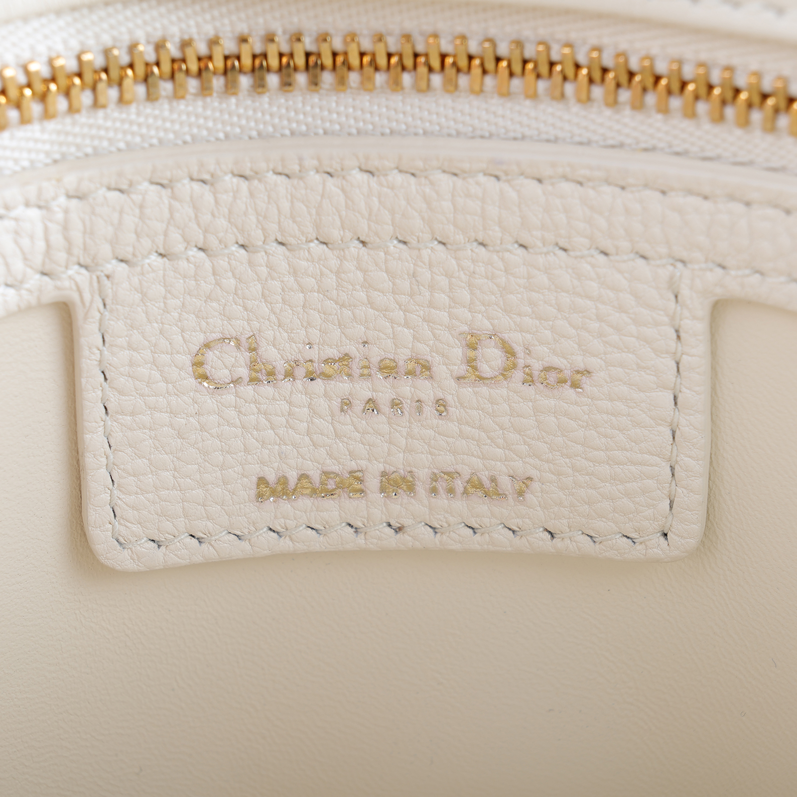 迪奧 CHRISTIAN DIOR Caro 小牛皮 小號 肩背 手袋 M9241UWHC 白金CARO肩背包 小號 原廠盒子/防塵袋