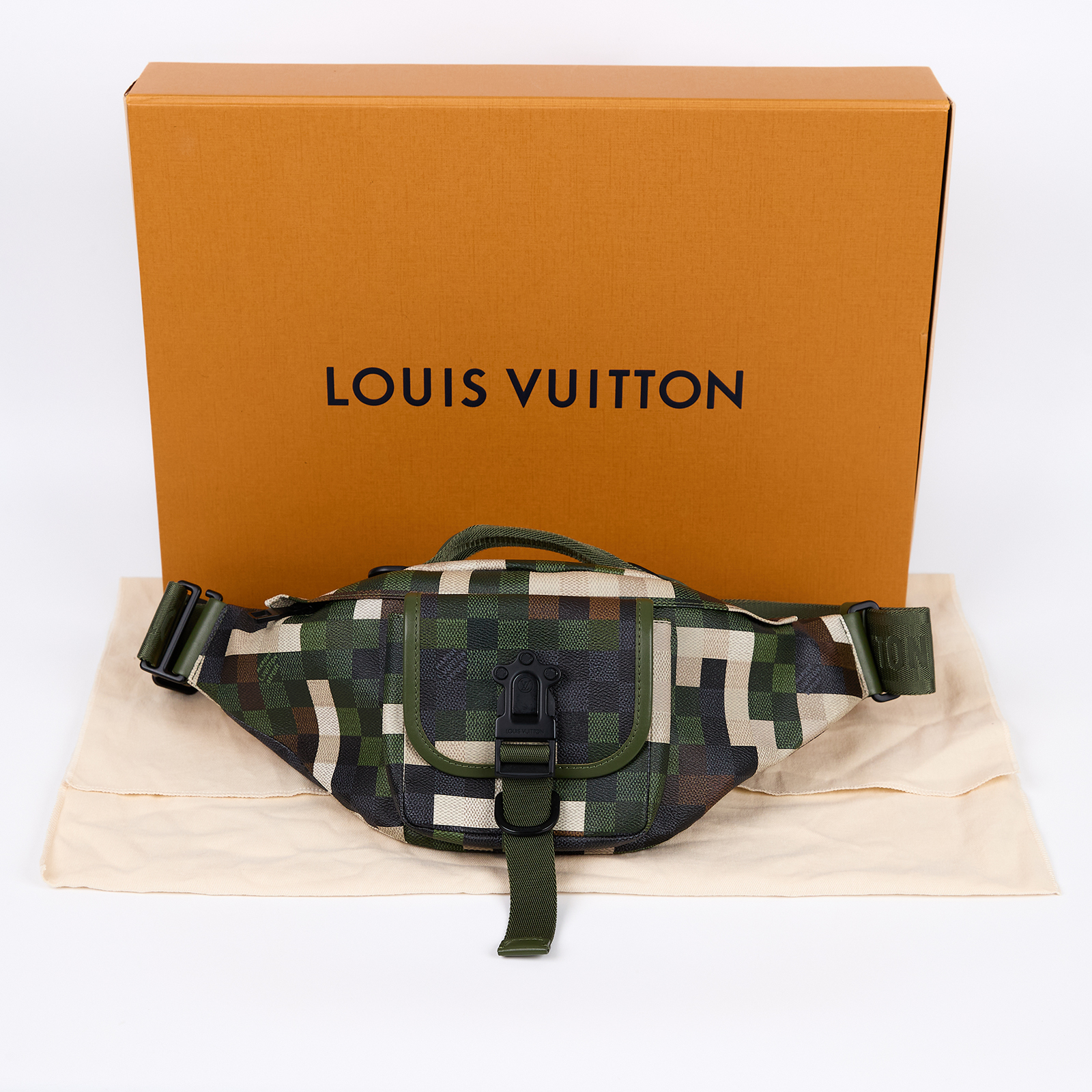 路易威登 LOUIS VUITTON Motion 腰包 斜背包 肩背包 M24446 綠棋盤格腰包 原廠盒子/防塵袋