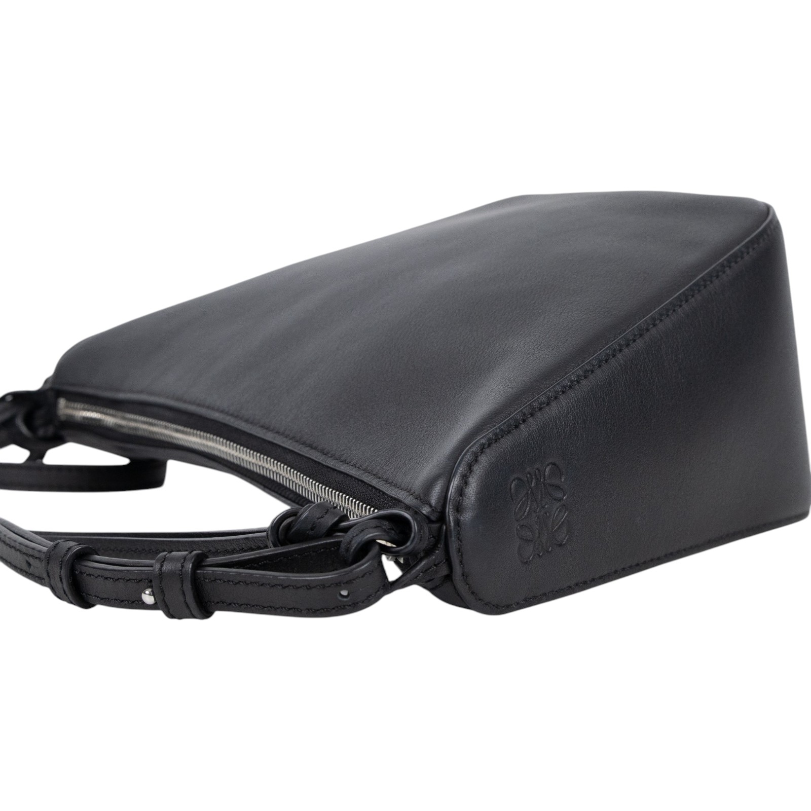 羅意威 LOEWE Mini Hammock Hobo bag 迷你 吊床包 A538G13X01 黑HAMMOCK HOBO MINI 防塵袋