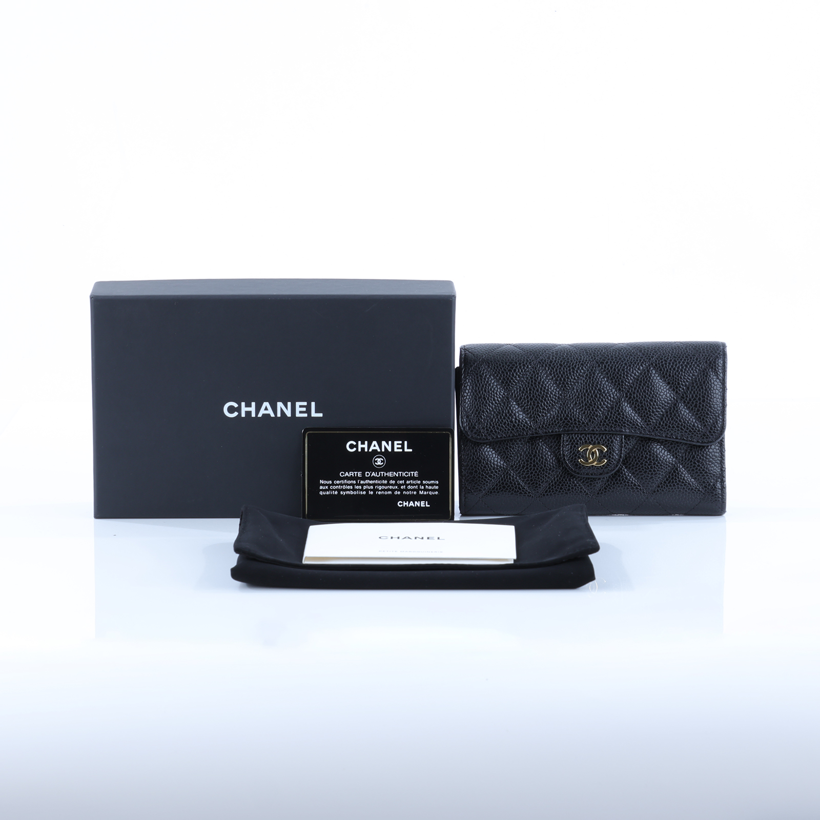 香奈兒 CHANEL 經典小香 菱格 荔枝紋 牛皮 銀釦 LOGO 中夾 AP0232 31開  黑荔枝三折中夾 原廠盒子/防塵袋/保證卡