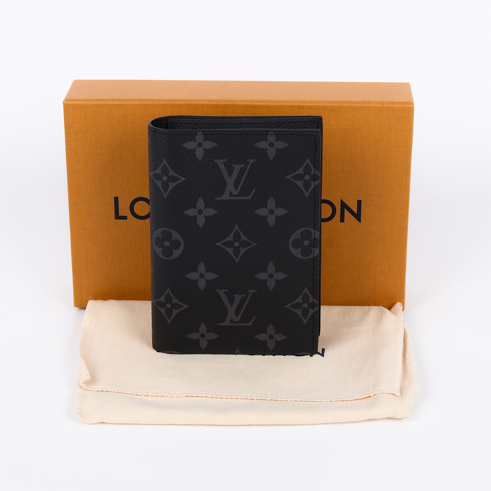路易威登 LOUIS VUITTON 護照封套 帆布 黑色 M64501 晶片款 黑原花護照夾 原廠盒子/防塵袋