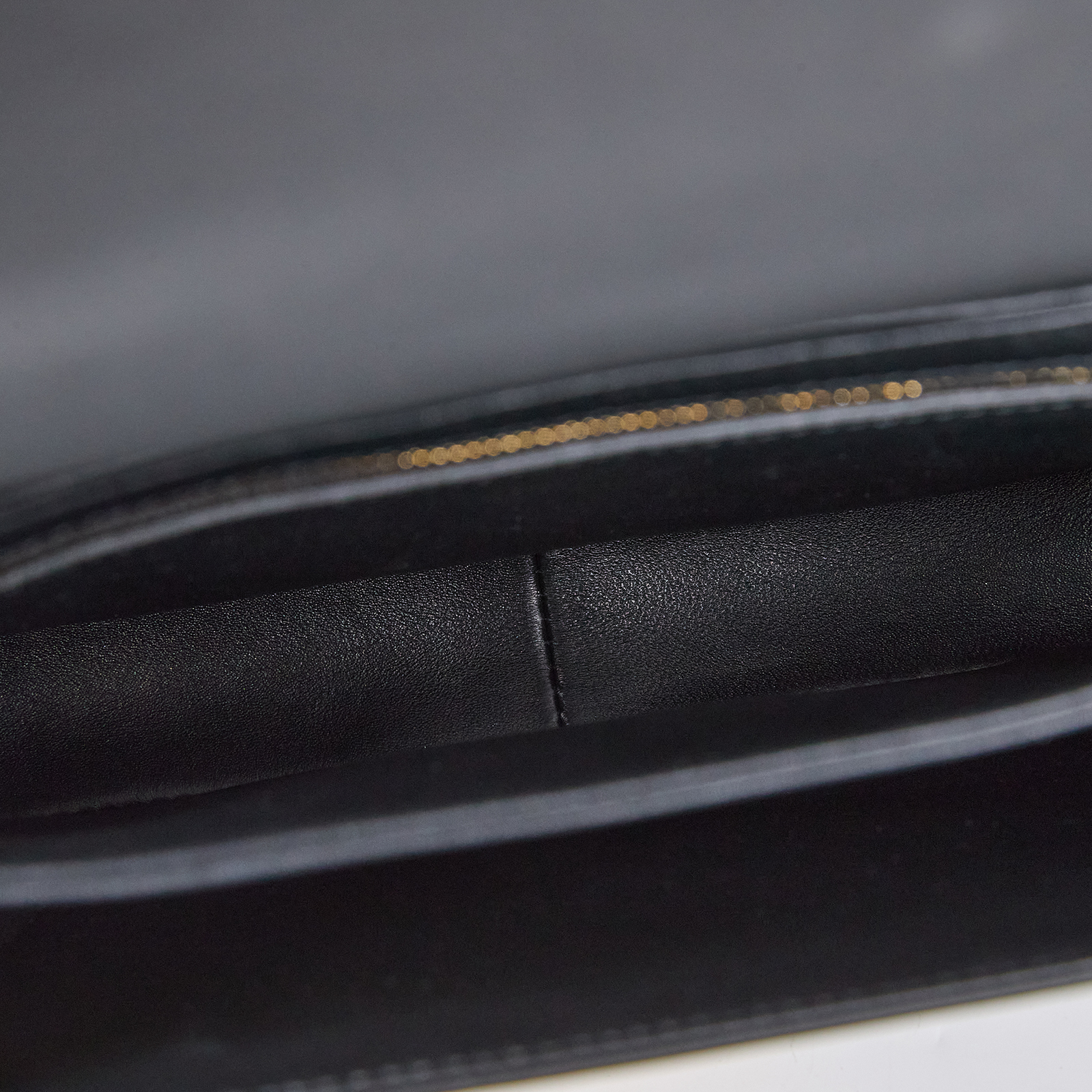 思琳 CELINE 亮面牛皮革 Classique Triomphe 凱旋門 肩背包 187363BF4  原廠盒子/防塵袋/購買證明