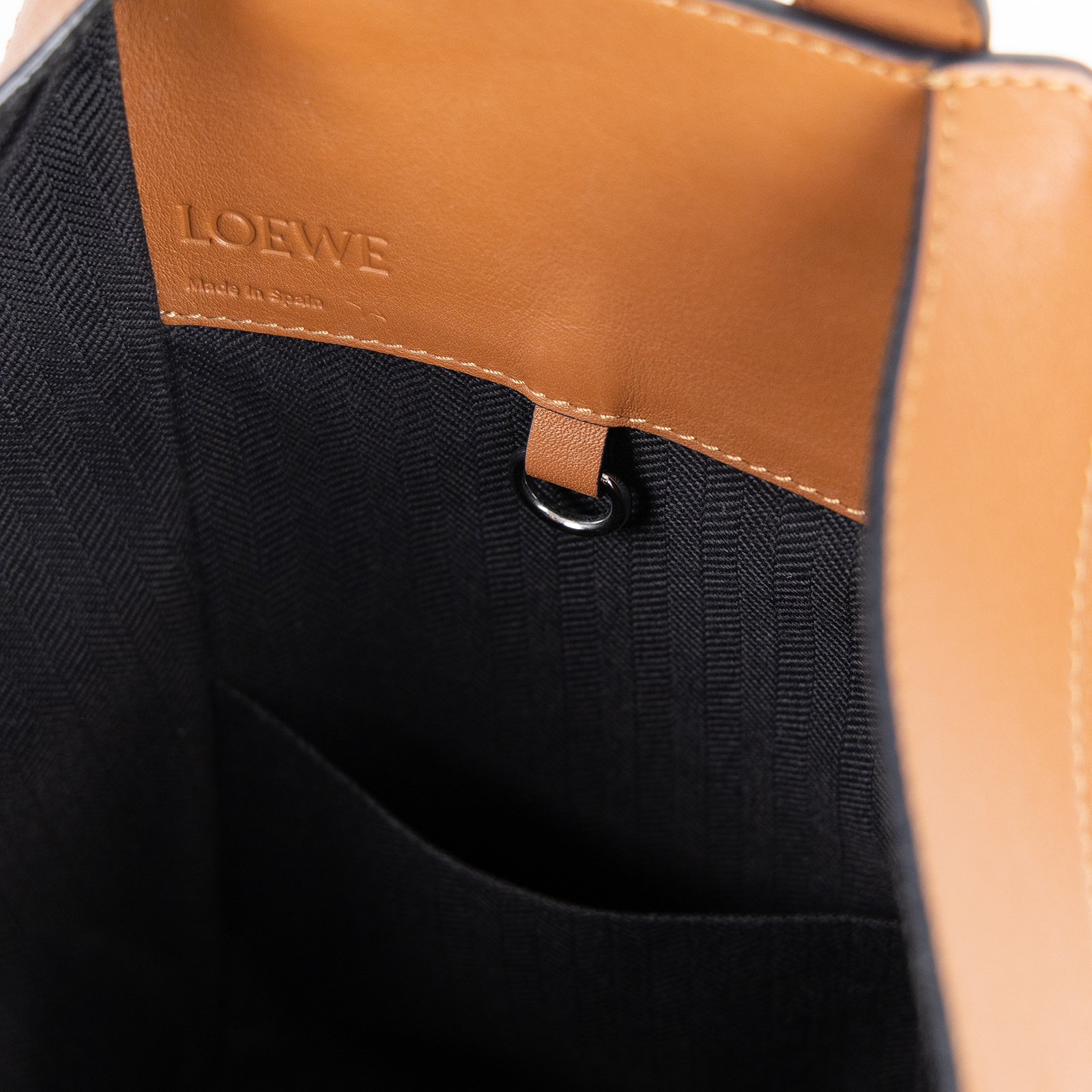 羅意威 LOEWE Hammock 手提包 中型 經典小牛皮  387.30.T38 金棕Hammock Medium 防塵袋