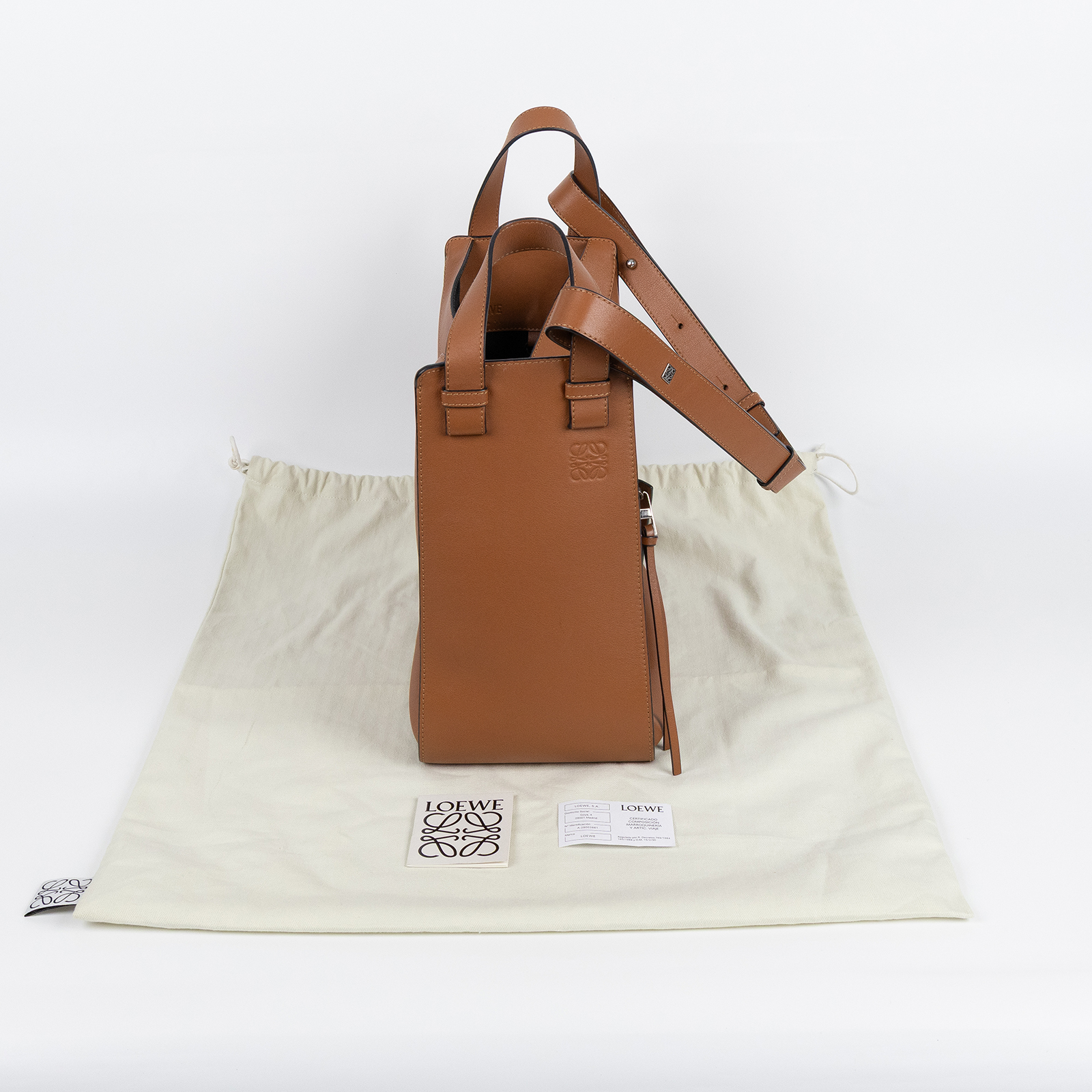 羅意威 LOEWE Hammock 手提包 中型 經典小牛皮  387.30.T38 金棕Hammock Medium 防塵袋
