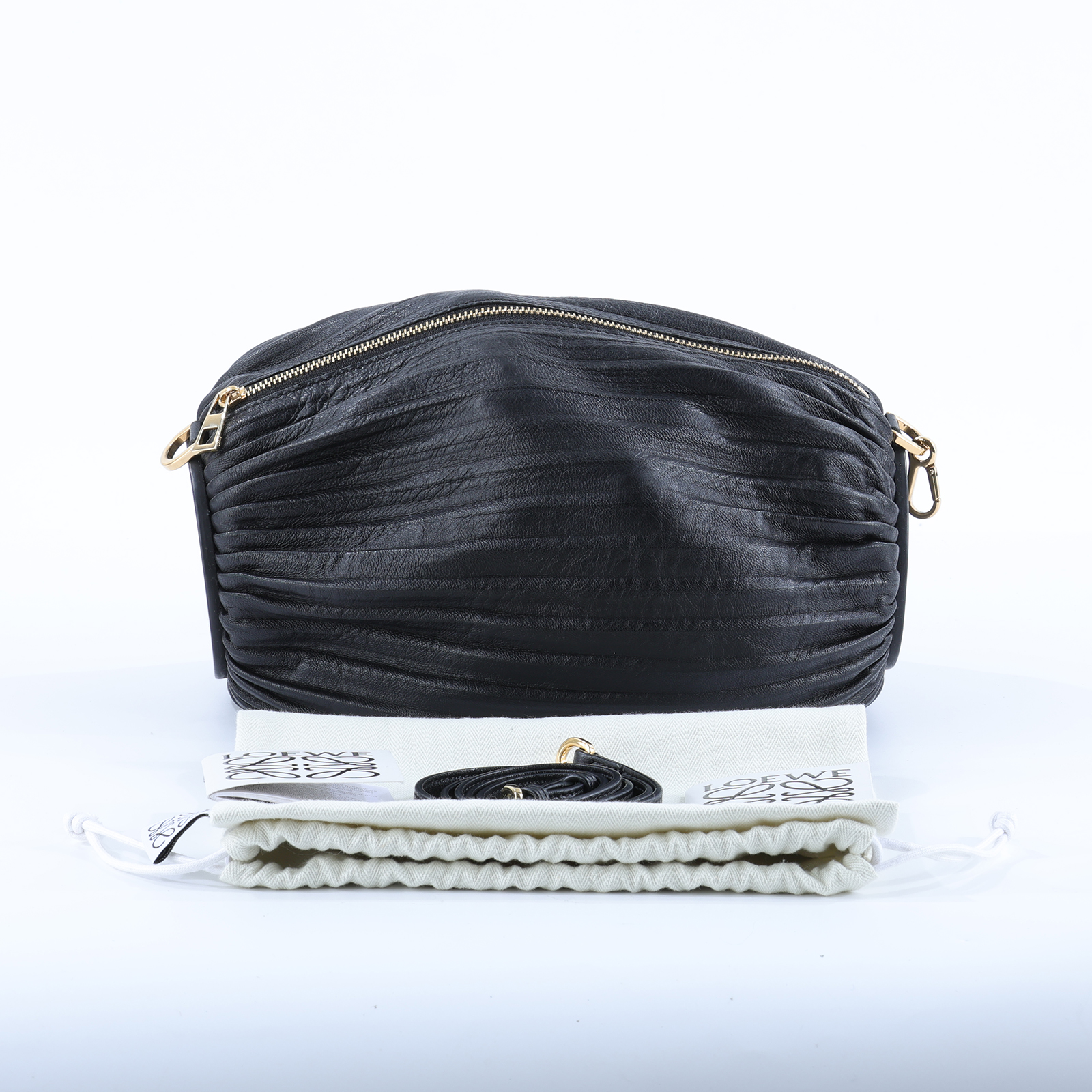 羅意威 LOEWE 褶皺納帕小羊皮 手鍊包 A912P84X27 黑皺褶肩背包 防塵袋/背帶