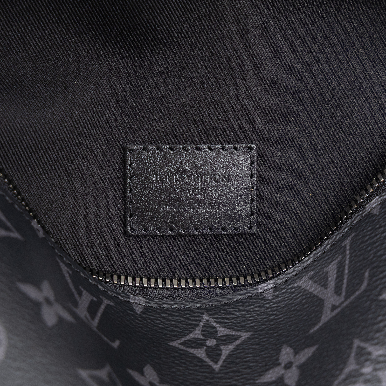 路易威登 LOUIS VUITTON Discovery PM 腰包 Eclipse 黑色 M46035 晶片款  原廠盒子/防塵袋/購買證明影本