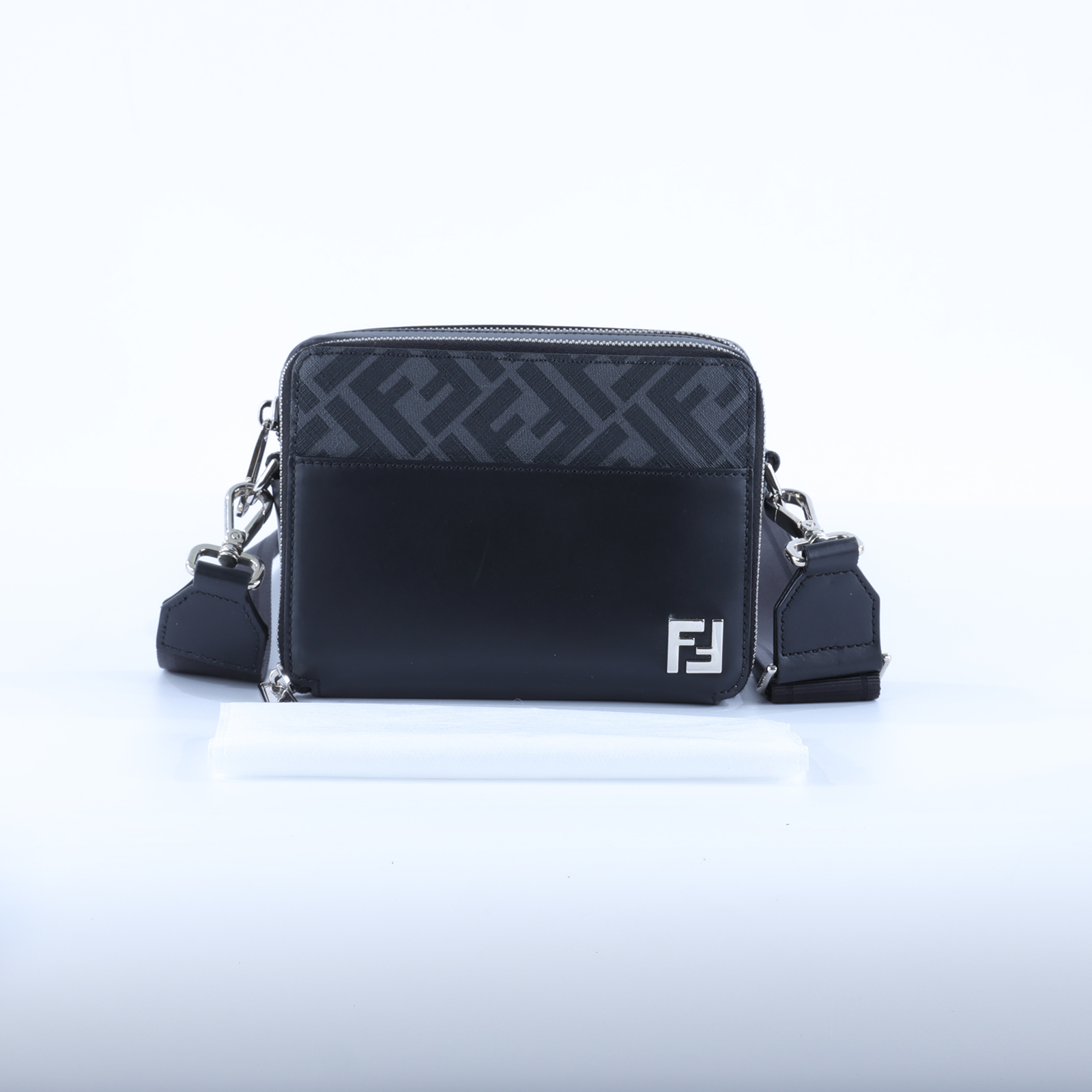 芬迪 FENDI FF 肩背包 斜背包 相機包 郵差包 7M0357AFF2 黑方形FF相機包 背帶
