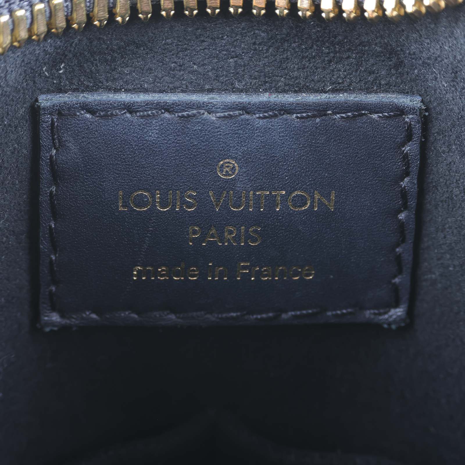 路易威登 LOUIS VUITTON V Tote BB 手提包 肩背包 斜背包 M44937 晶片款 黑壓紋V Tote BB 兩用手袋 防塵袋/背帶