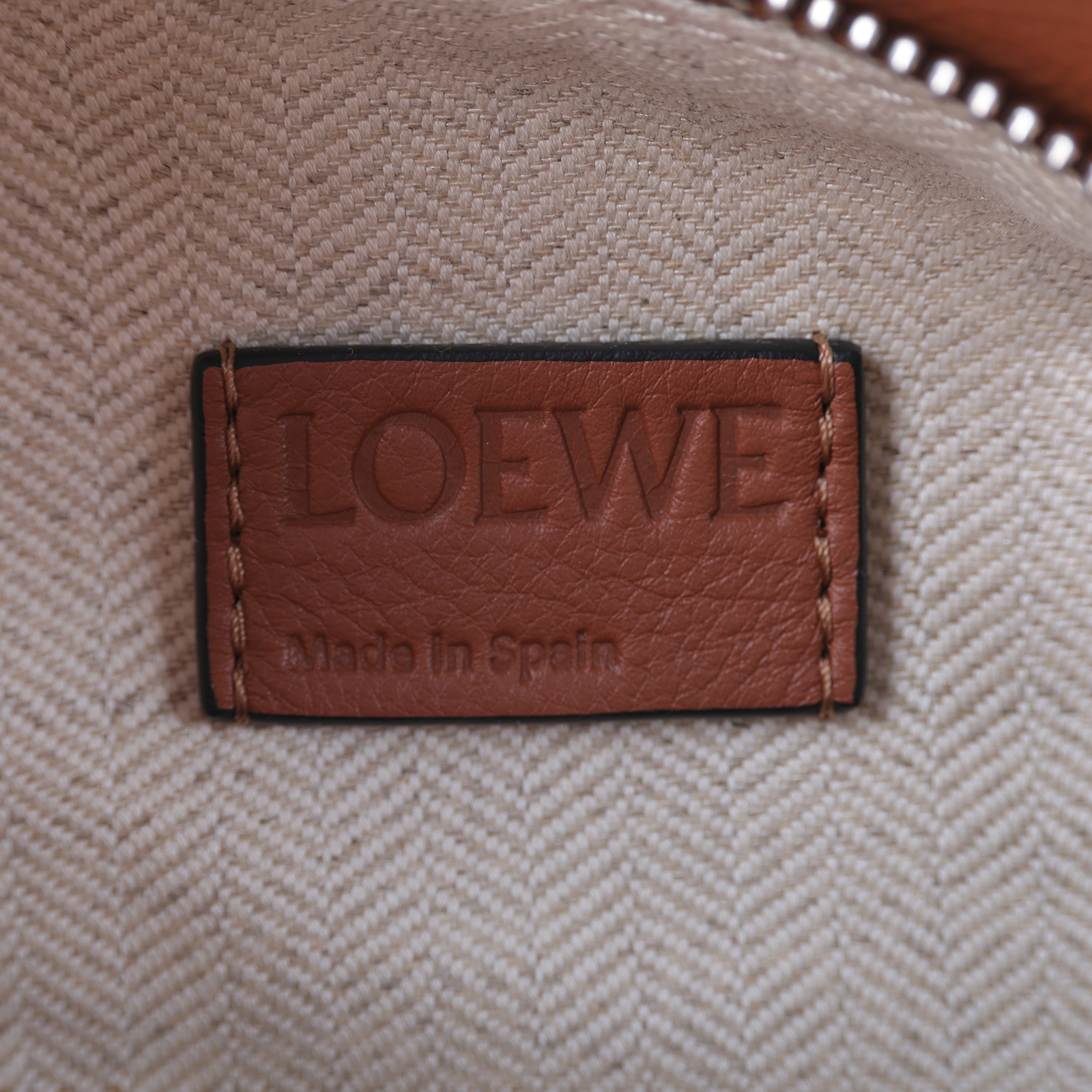 羅意威 LOEWE Small Puzzle bag 肩背 斜背包 A510P60X41 焦糖PUZZLE SMALL 防塵袋/背帶