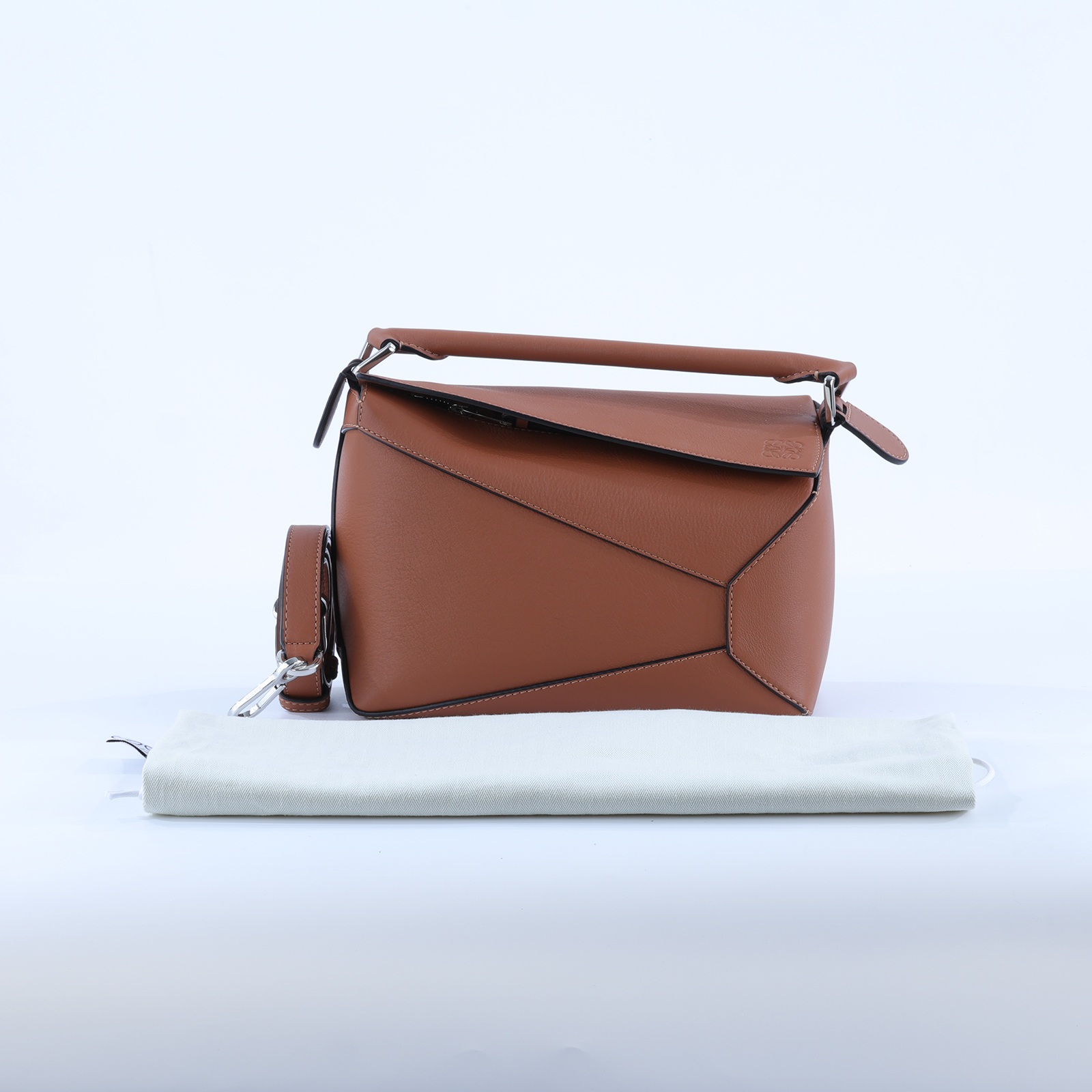 羅意威 LOEWE Small Puzzle bag 肩背 斜背包 A510P60X41 焦糖PUZZLE SMALL 防塵袋/背帶