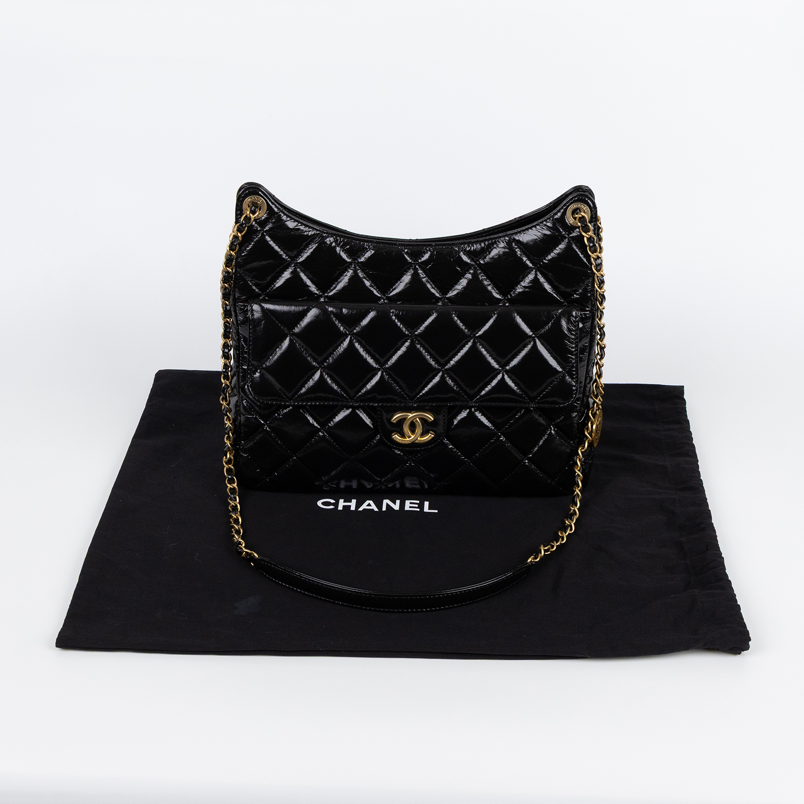 香奈兒 CHANEL 大號 天貓 HOBO 肩背包 流浪包 AS3693 晶片款 黑油蠟牛皮天貓精靈HOBO 防塵袋
