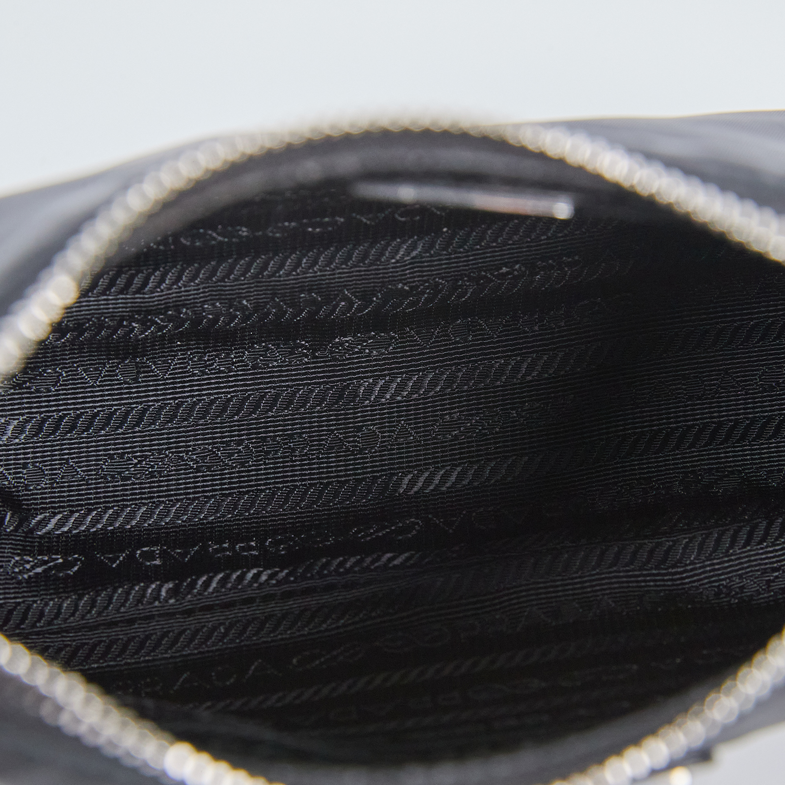 普拉達 PRADA Re-Edition 2005 Re-Nylon 手袋 1BH204_R064 黑尼龍三合一HOBO 背帶/零錢袋
