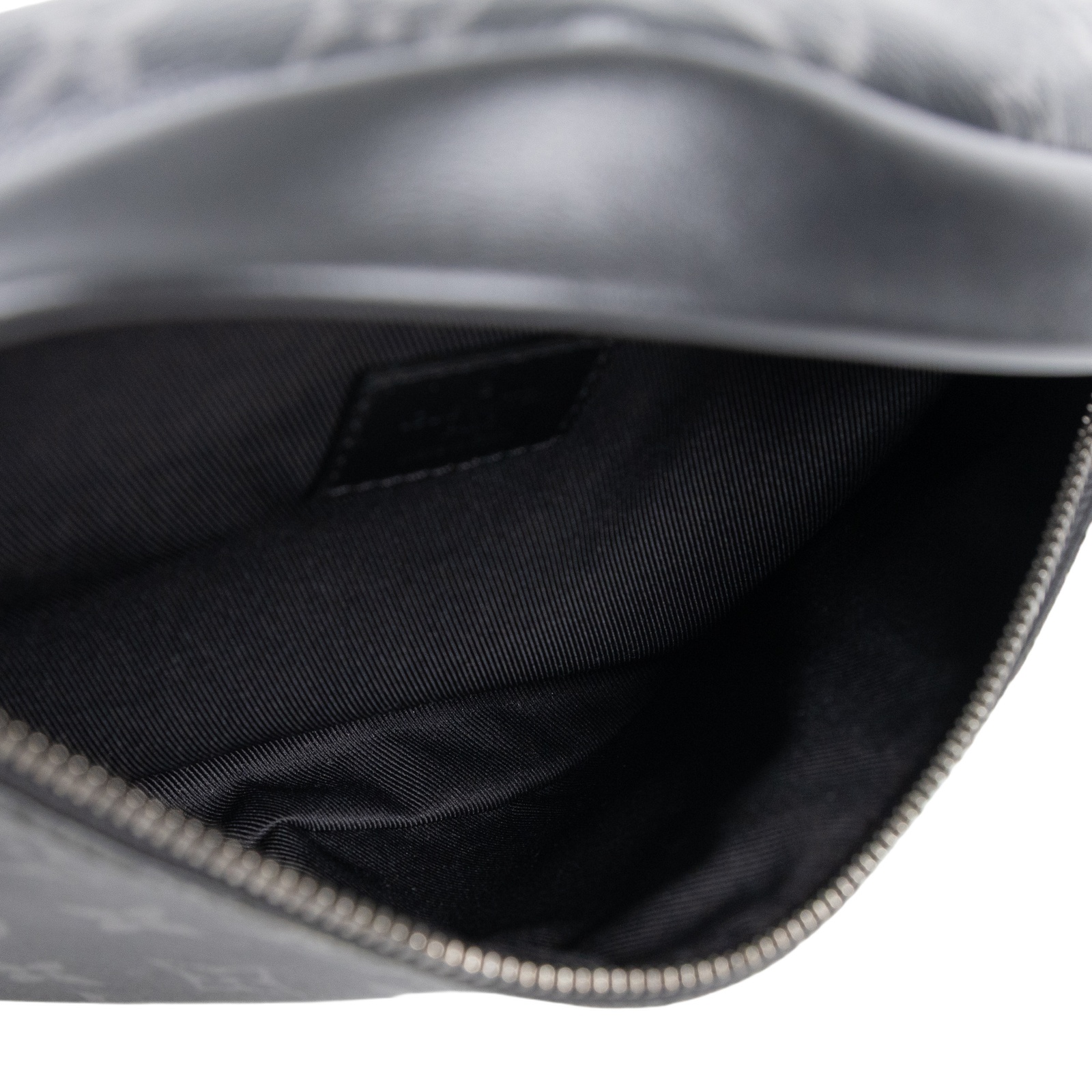 路易威登 LOUIS VUITTON Discovery PM 腰包 Eclipse 黑色 M46035 晶片款  原廠盒子/防塵袋/購買證明