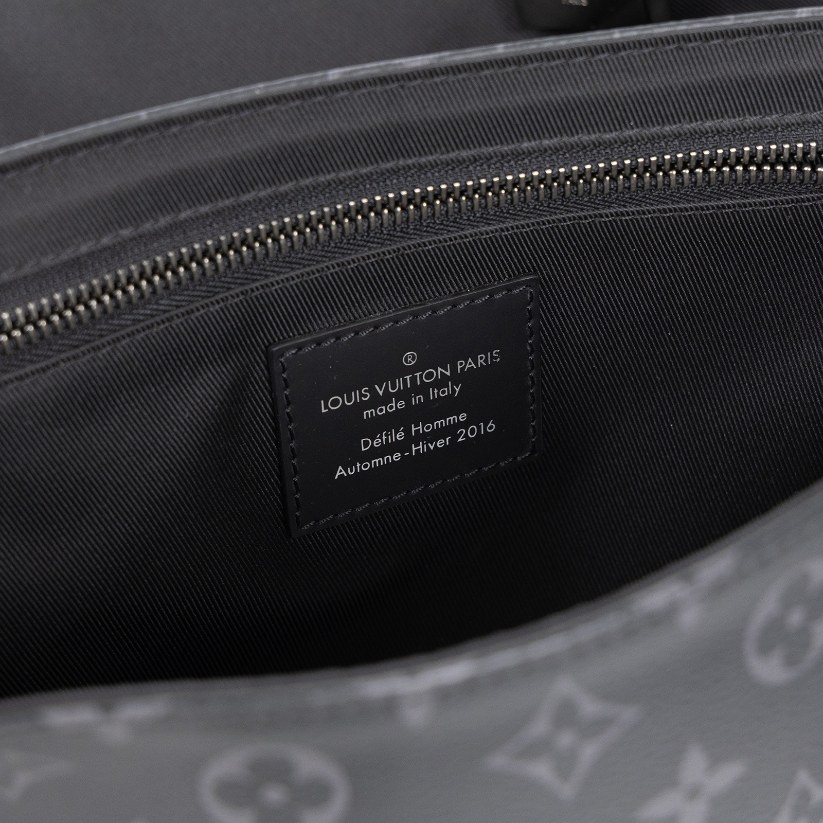 路易威登 LOUIS VUITTON Messenger PM Voyager Eclipse帆布 肩背 郵差包 黑色 M40511  防塵袋/購買證明