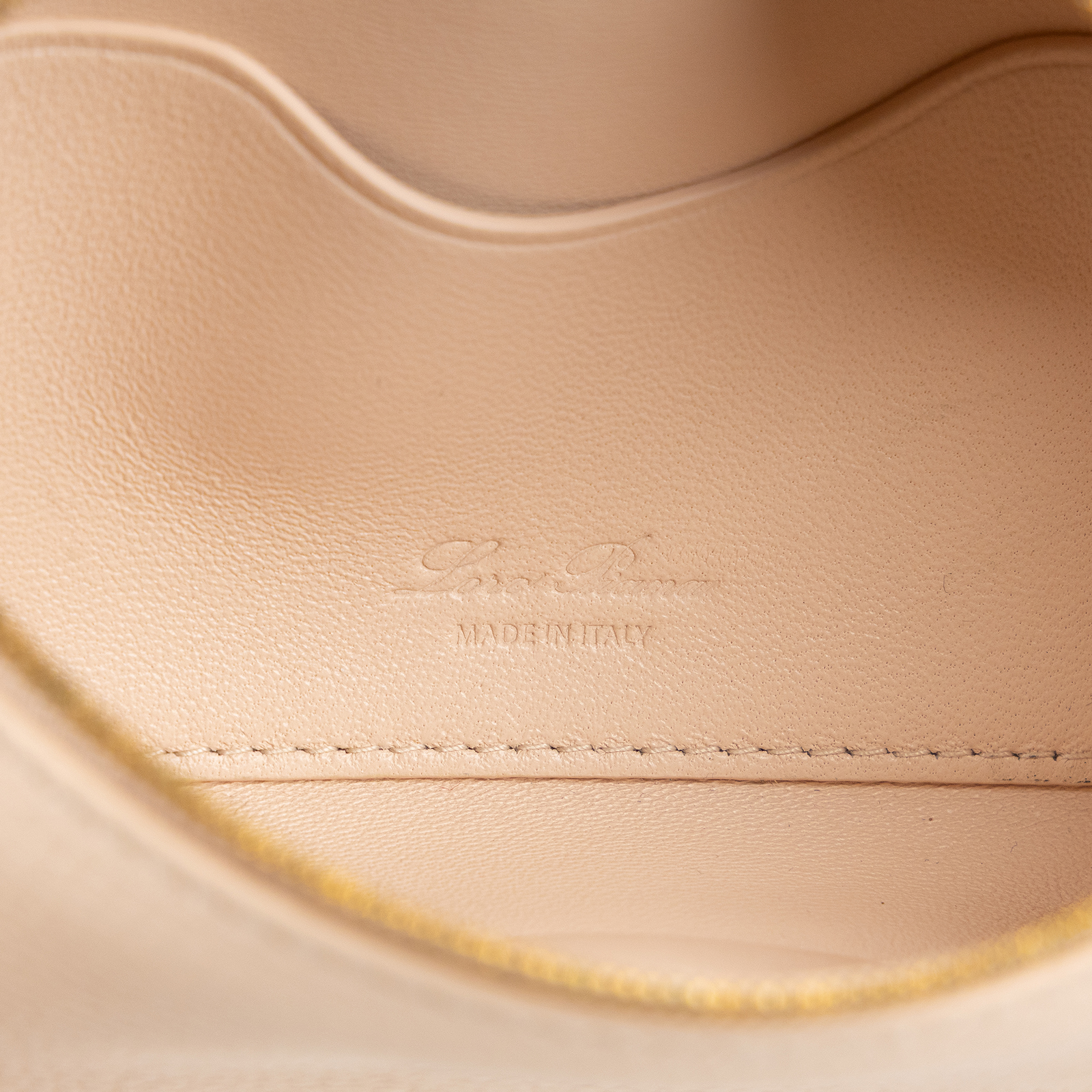 諾悠翩雅 LORO PIANA Extra Pocket Mini 手拿包 FAN9867  原廠盒子/防塵袋/背帶