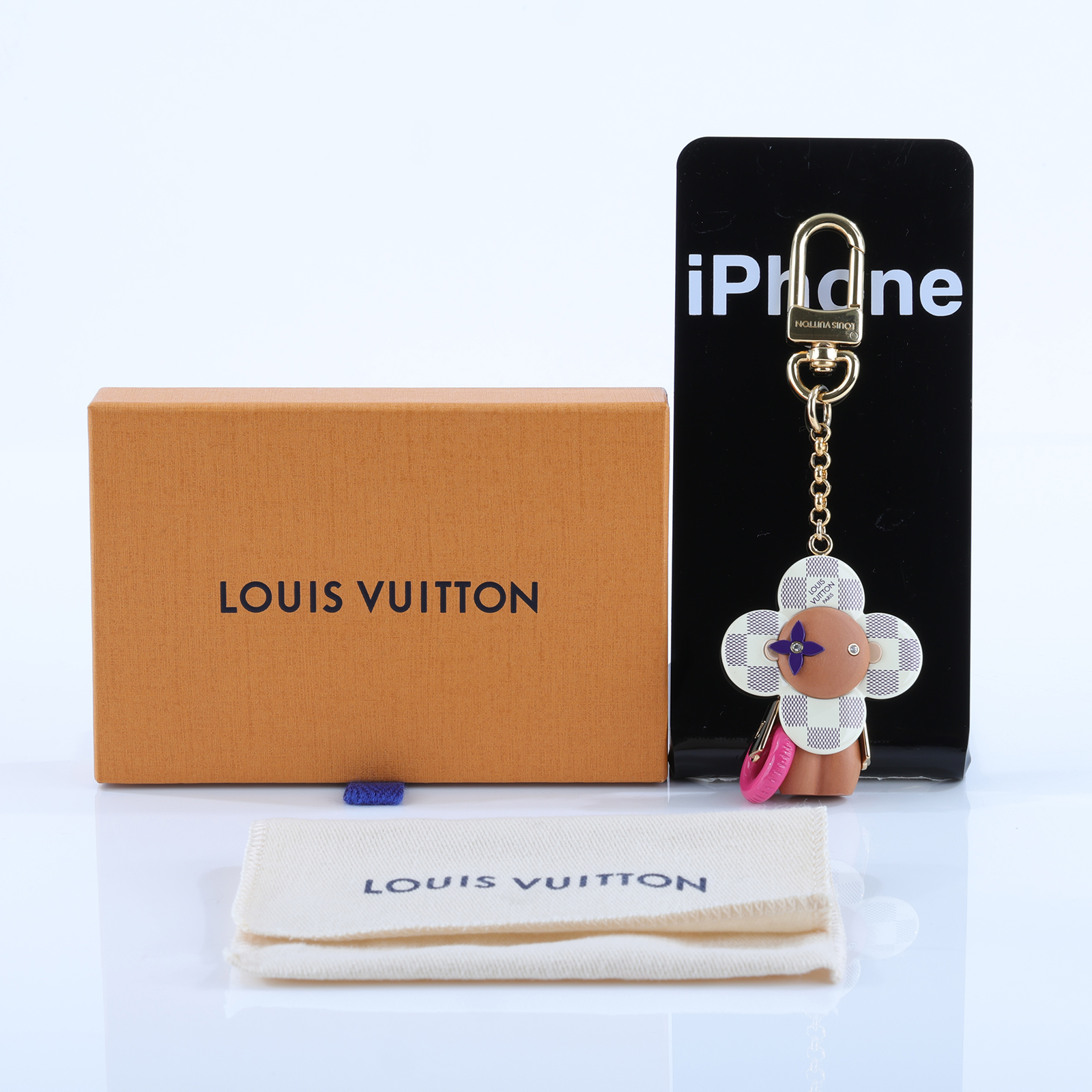 路易威登 LOUIS VUITTON Vivienne 掛飾 鑰匙圈 木頭 PVC 白色 金色金屬配件 M01168  原廠盒子/防塵袋