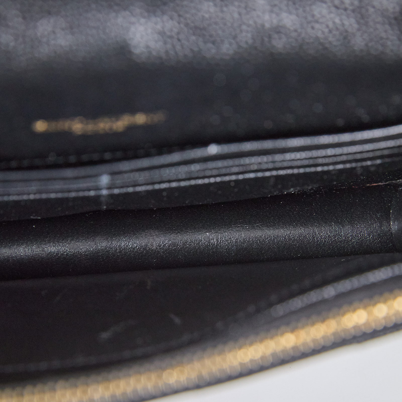 聖羅蘭 YSL SAINT LAURENT 山形紋 鏈袋 信封包 金扣 393953BOW01 黑金魚子醬WOC 原廠盒子/防塵袋/背帶