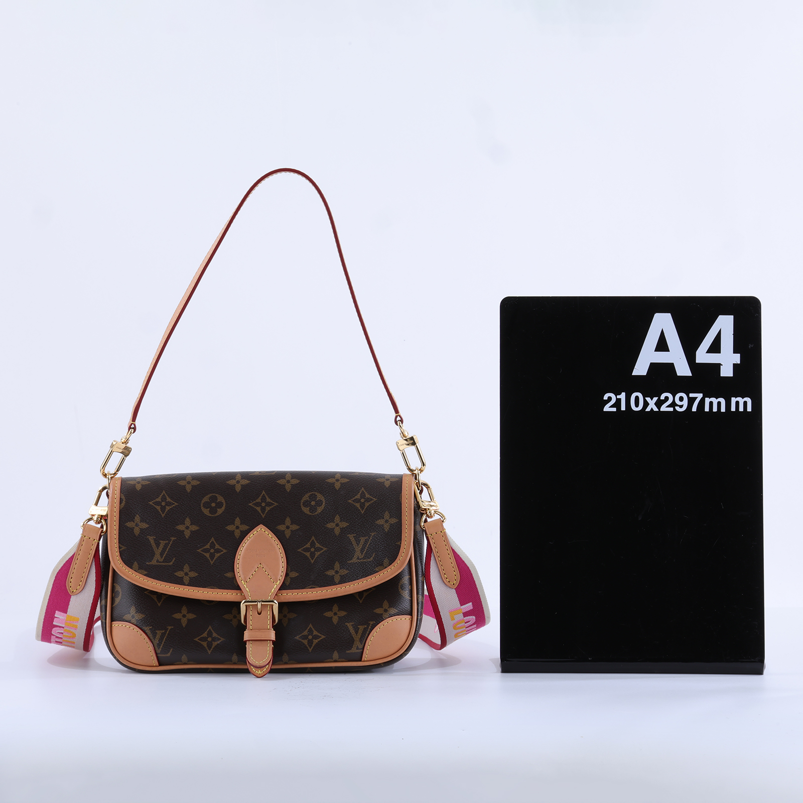 路易威登 LOUIS VUITTON Diane 腋下包法棍 單肩背包 經典帆布 M45985 晶片款 棕原花DIANE法棍包 防塵袋/背帶2