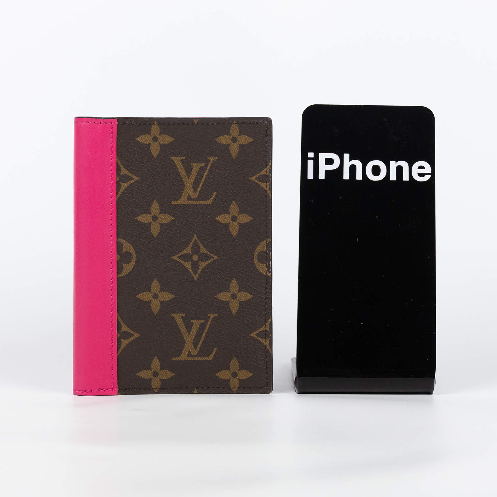 路易威登 LOUIS VUITTON 護照套 Monogram 帆布 M12825 晶片款 粉原花護照套 無附屬品